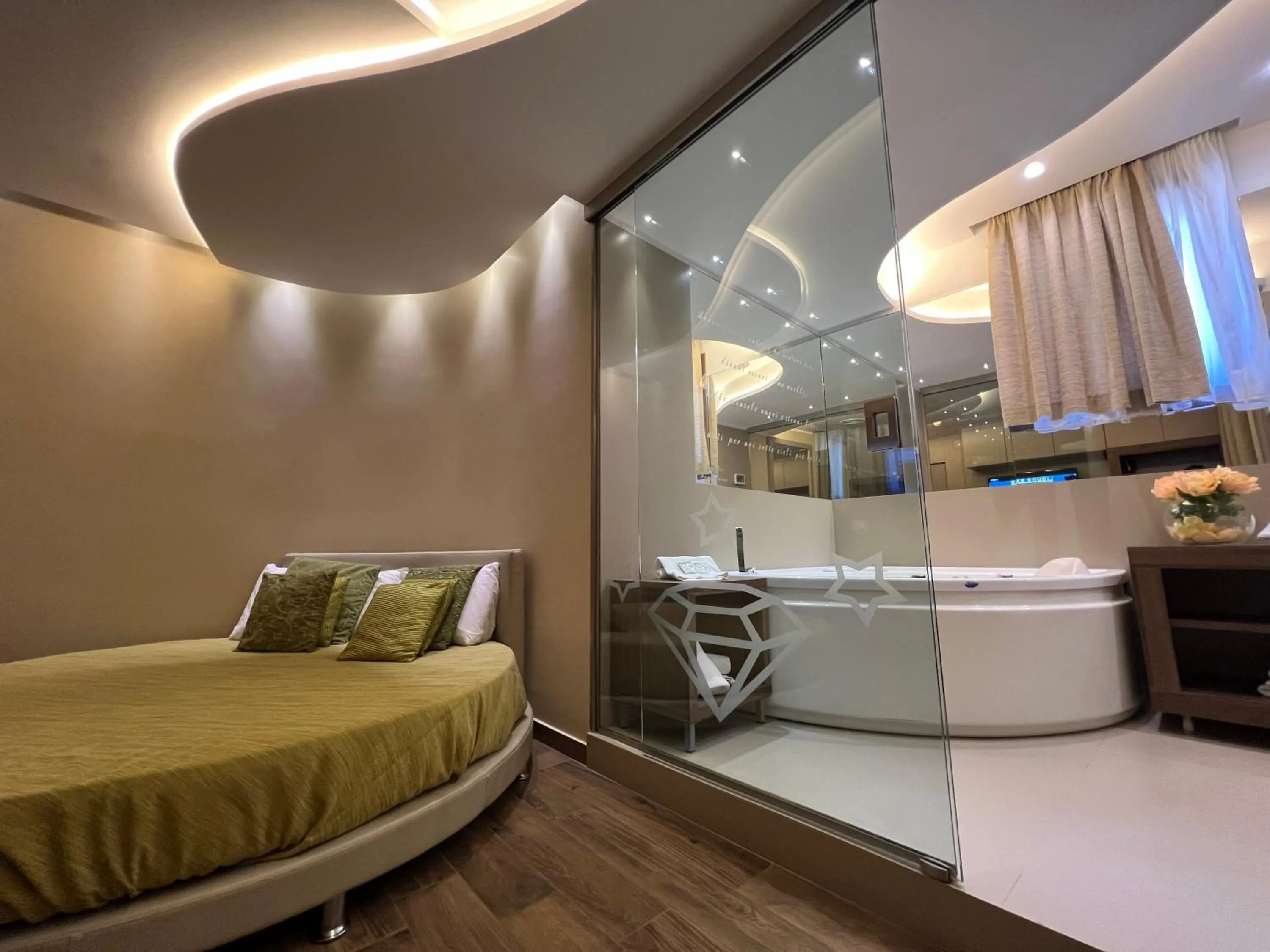 Hot Tub in Hotel Smeraldo