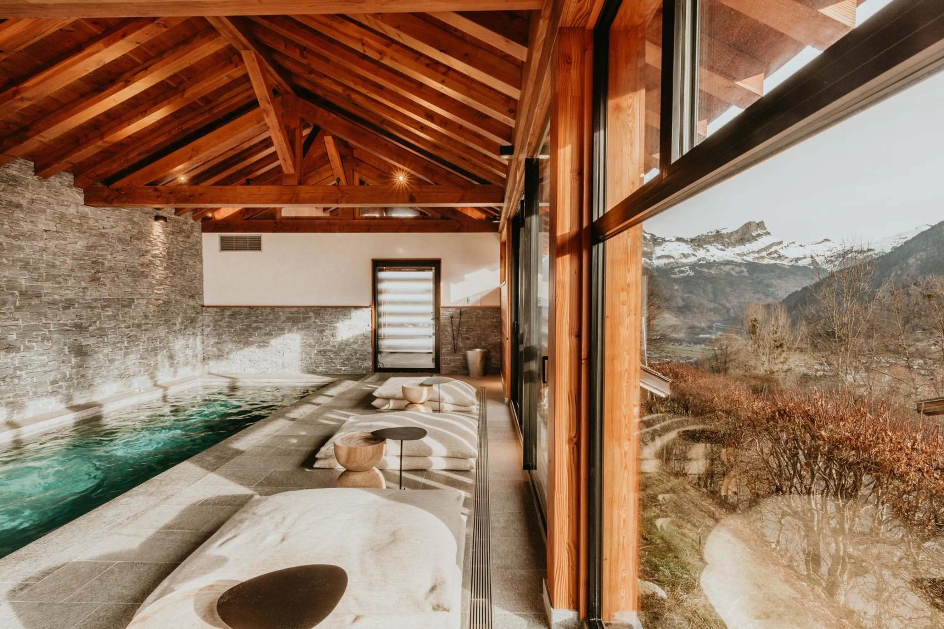 Swimming pool in Hôtel Restaurant La Ferme de Cupelin