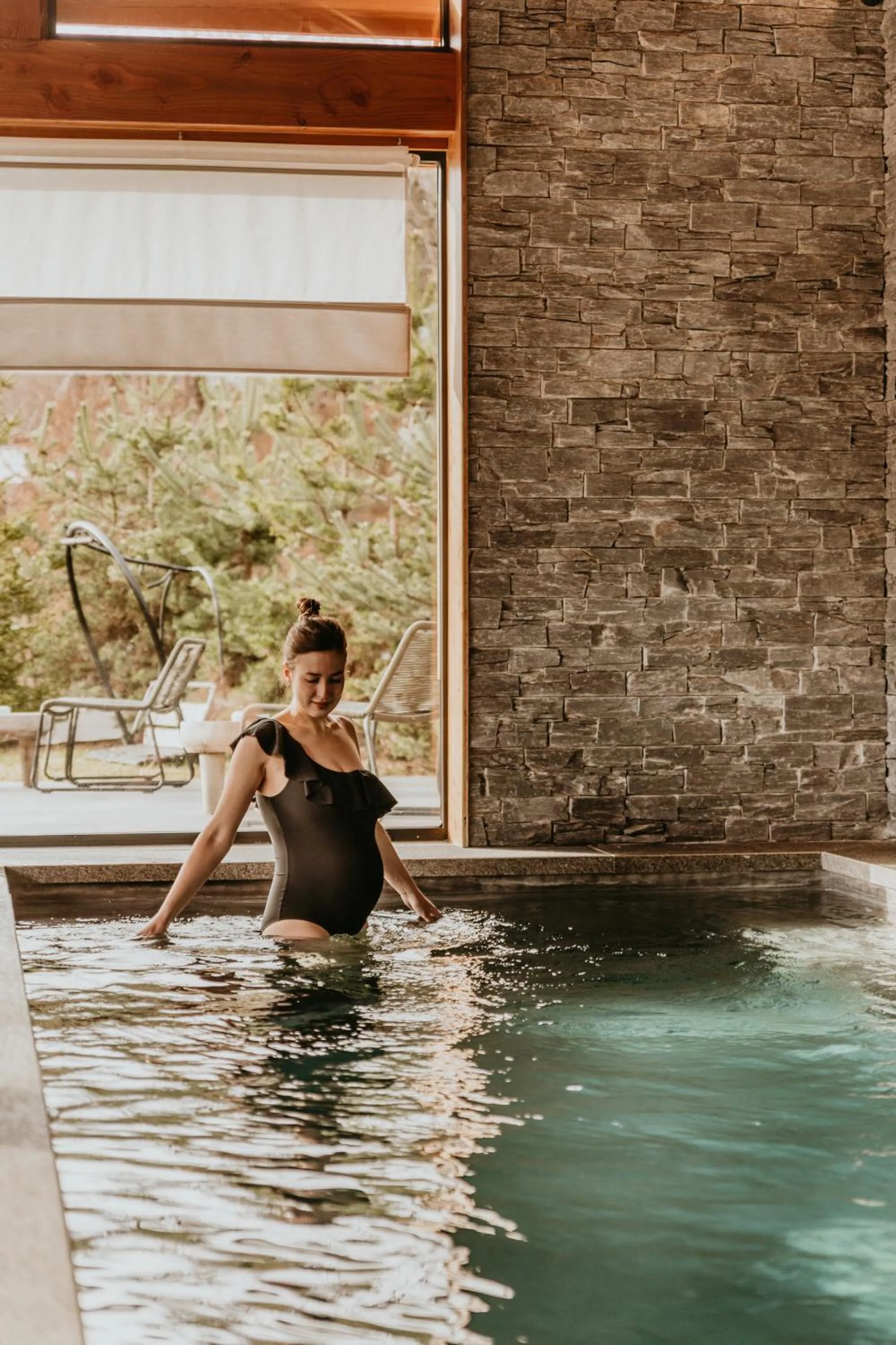 Swimming pool in Hôtel Restaurant La Ferme de Cupelin