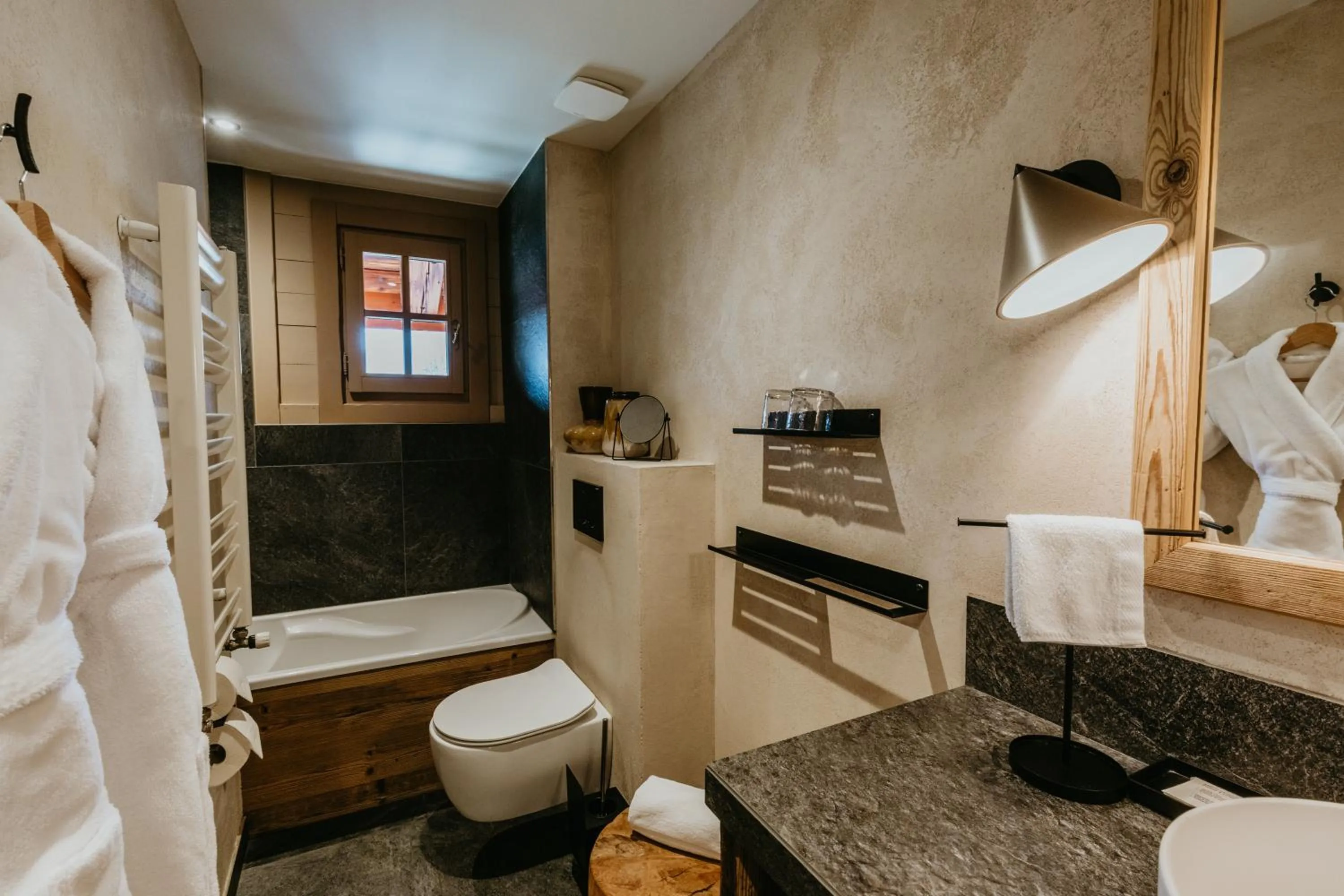 Bathroom in Hôtel Restaurant La Ferme de Cupelin