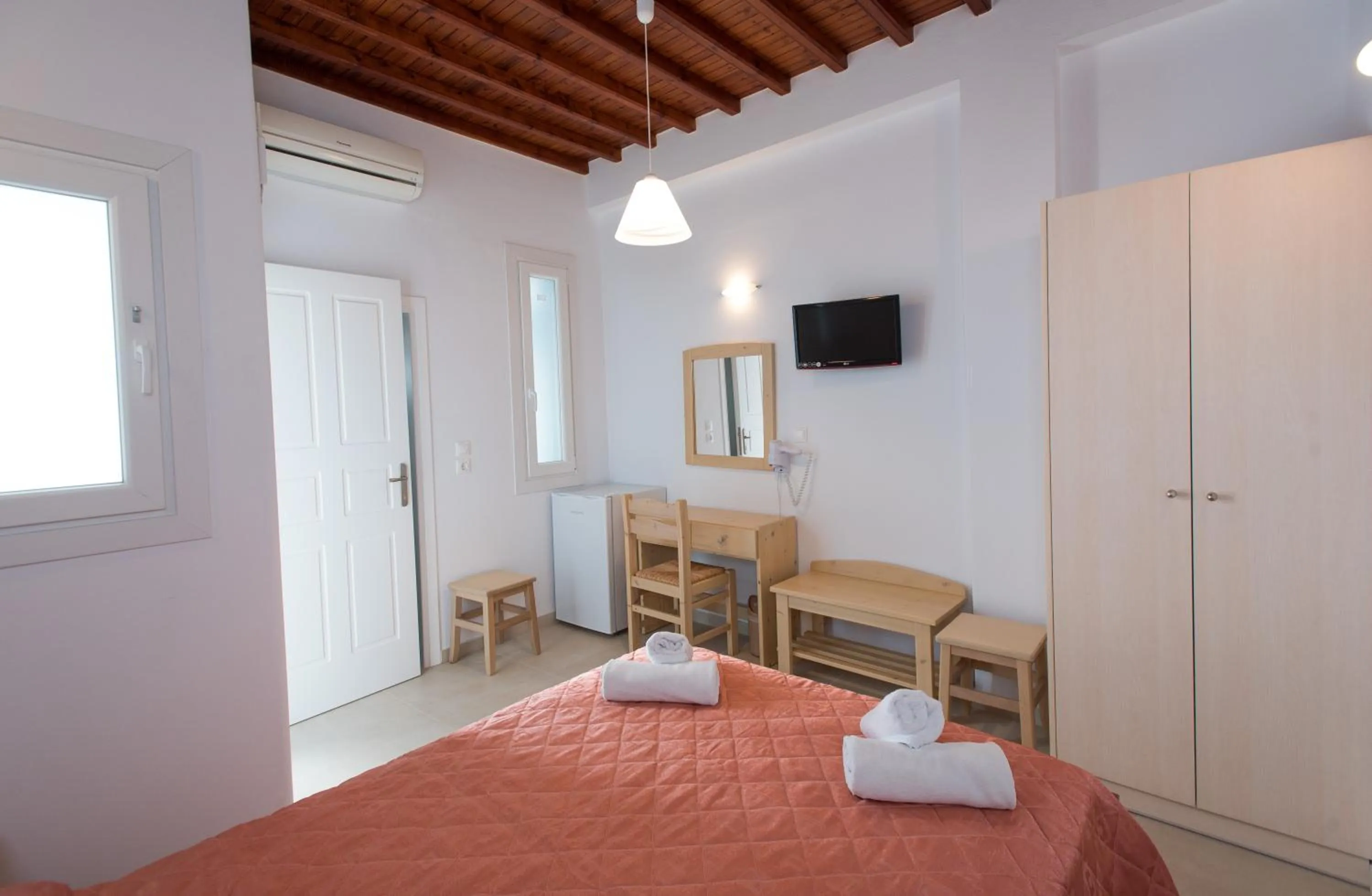 Decorative detail, Bed in Florance Apartments & Rooms