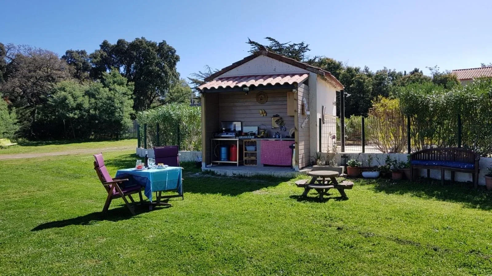BBQ facilities in chambre d'hôtes Villa Côte Vermeille