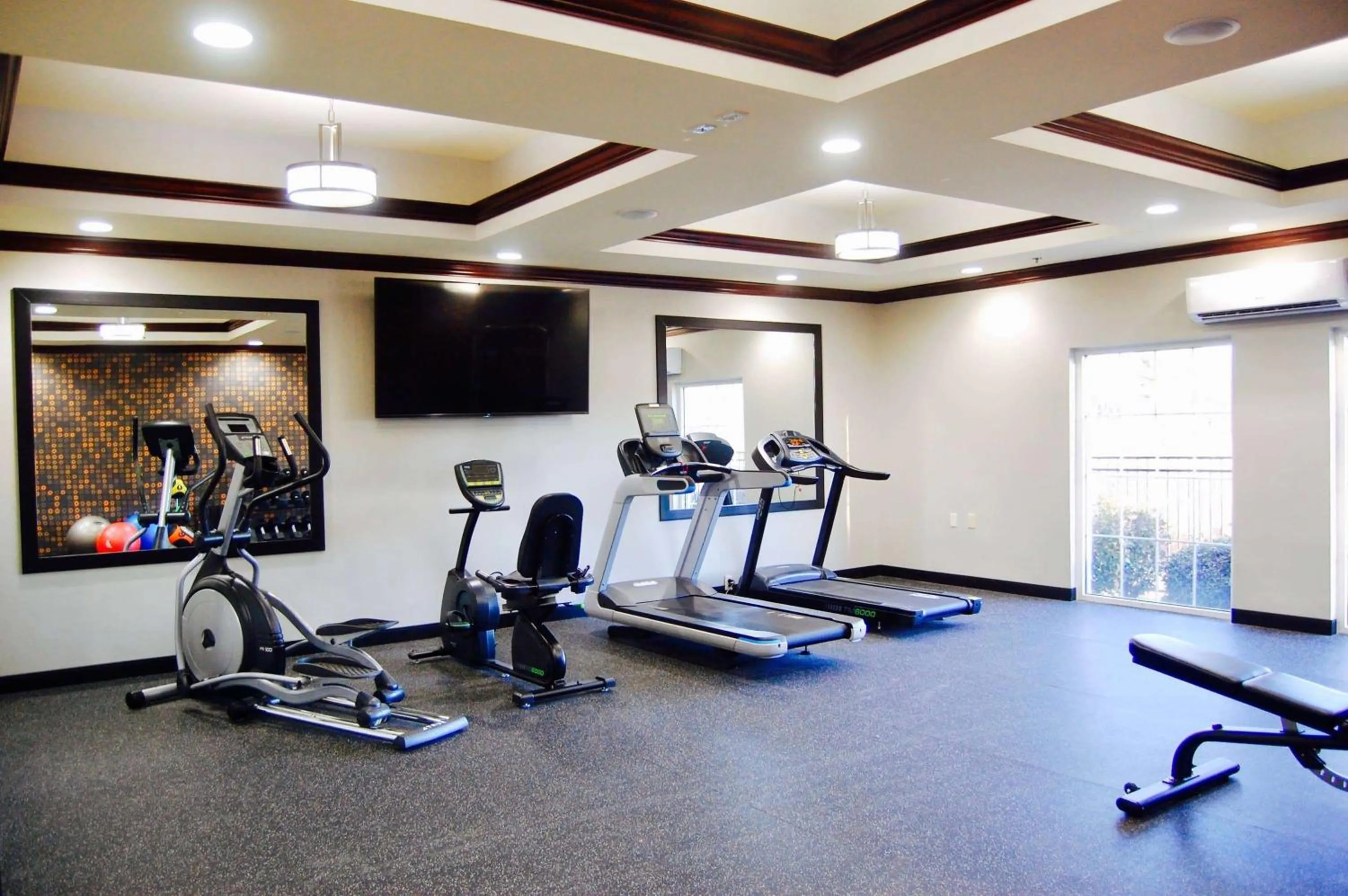 Fitness centre/facilities in La Quinta by Wyndham Tupelo