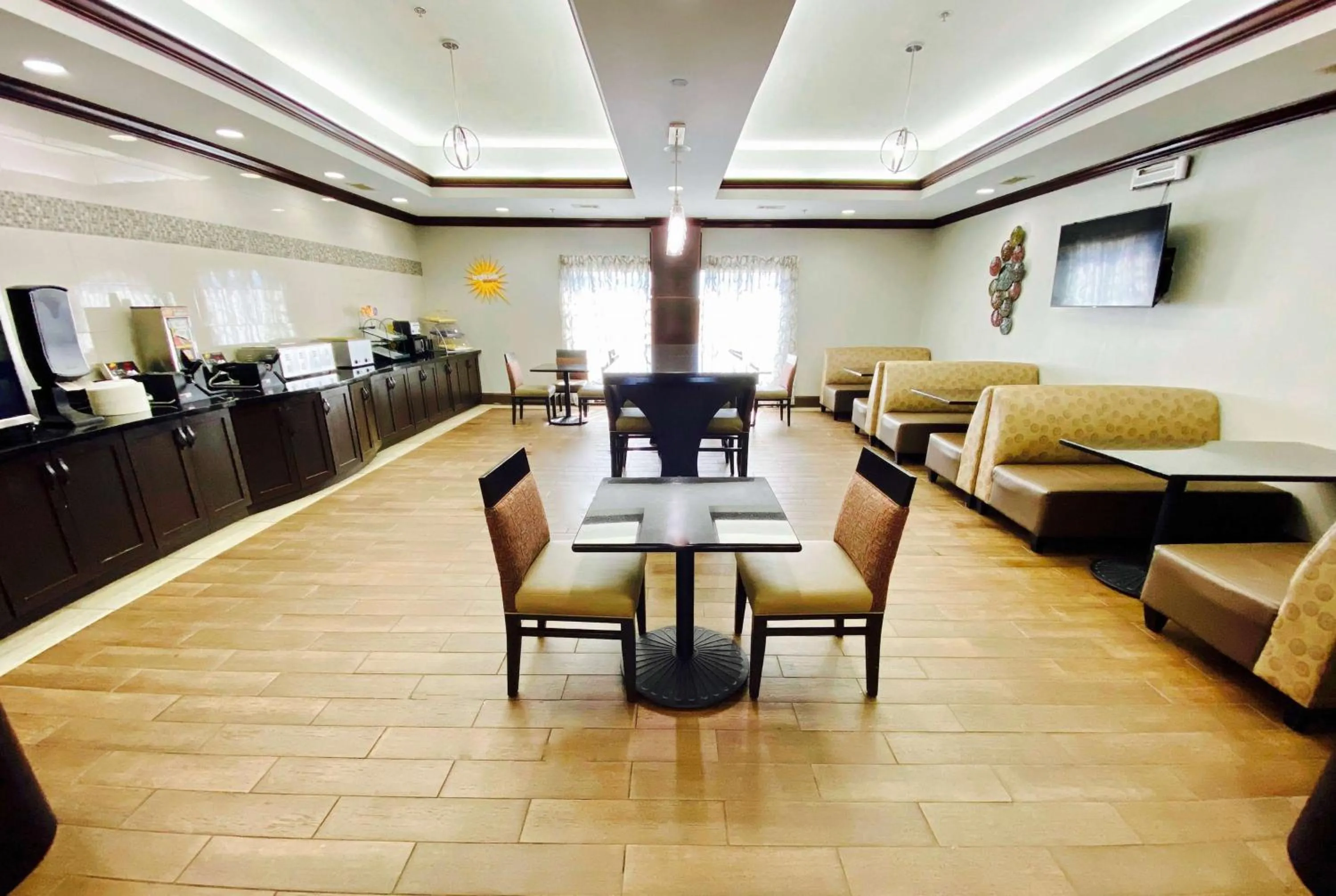 Restaurant/places to eat in La Quinta by Wyndham Tupelo