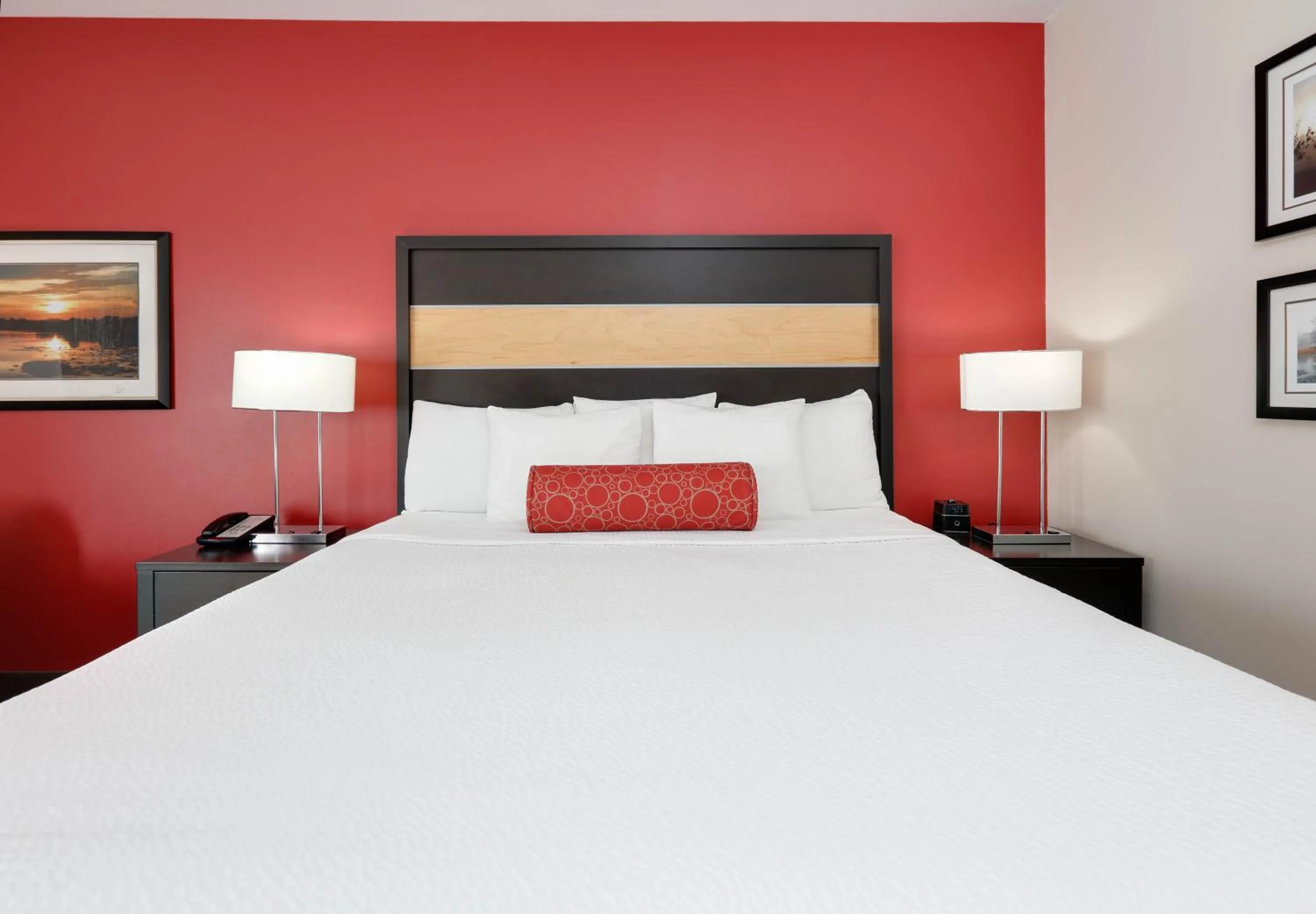 Bed in La Quinta by Wyndham Starkville at MSU