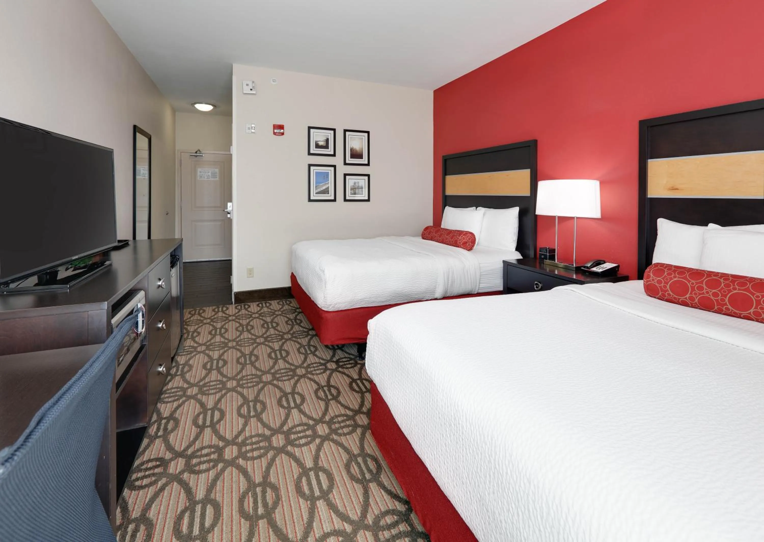 Bed in La Quinta by Wyndham Starkville at MSU