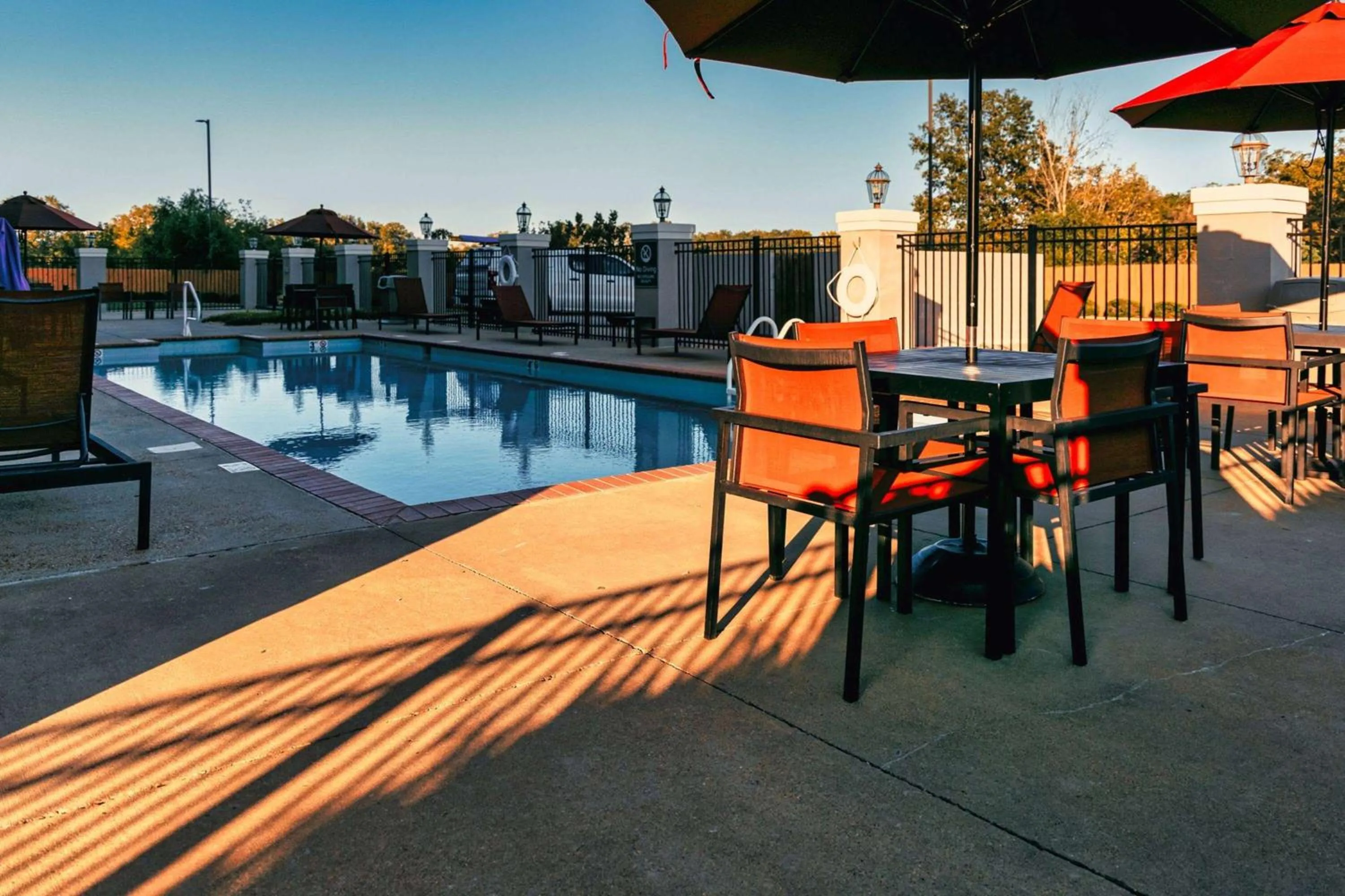 Pool view in La Quinta by Wyndham Starkville at MSU