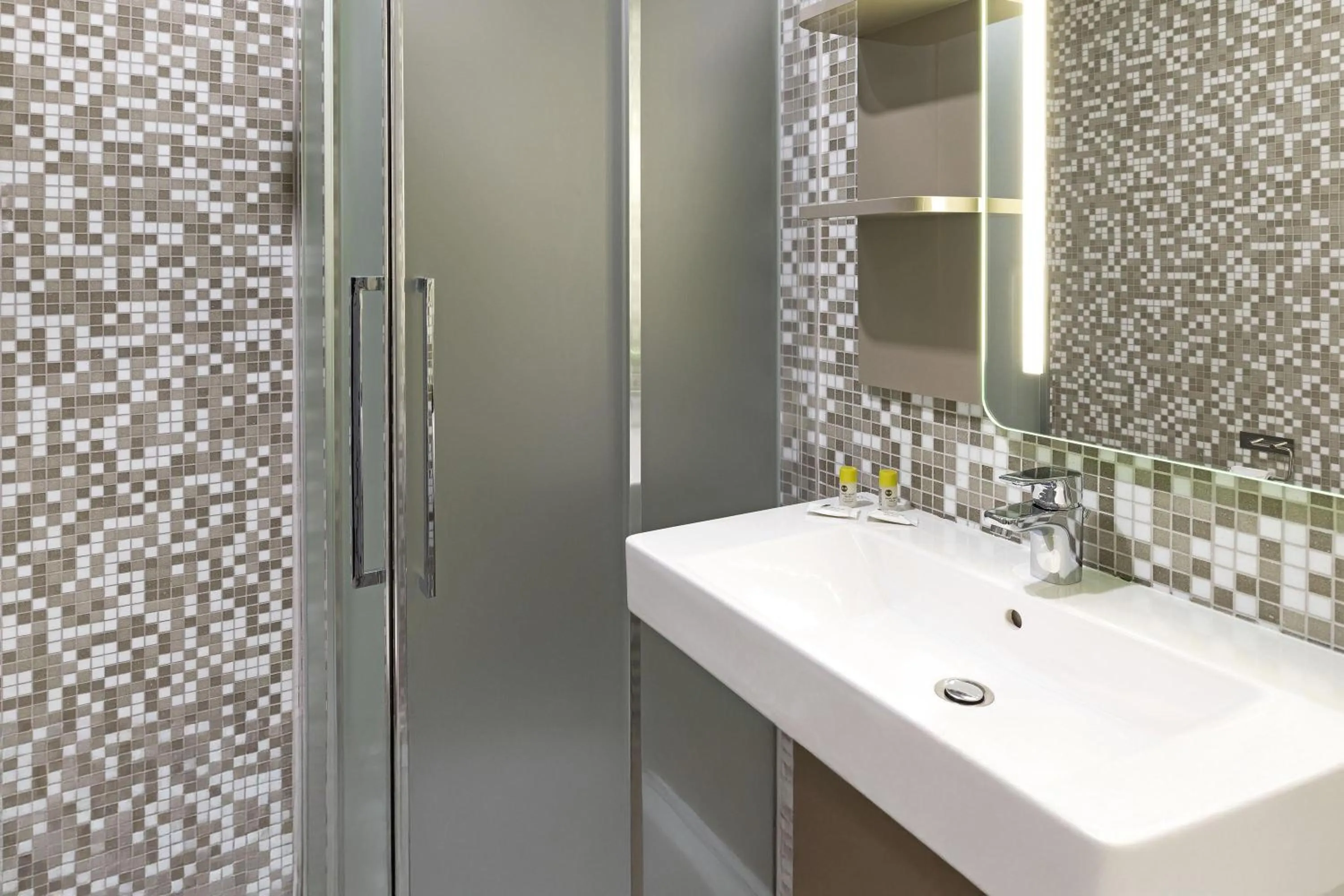 Bathroom in B&B Hotel Udine