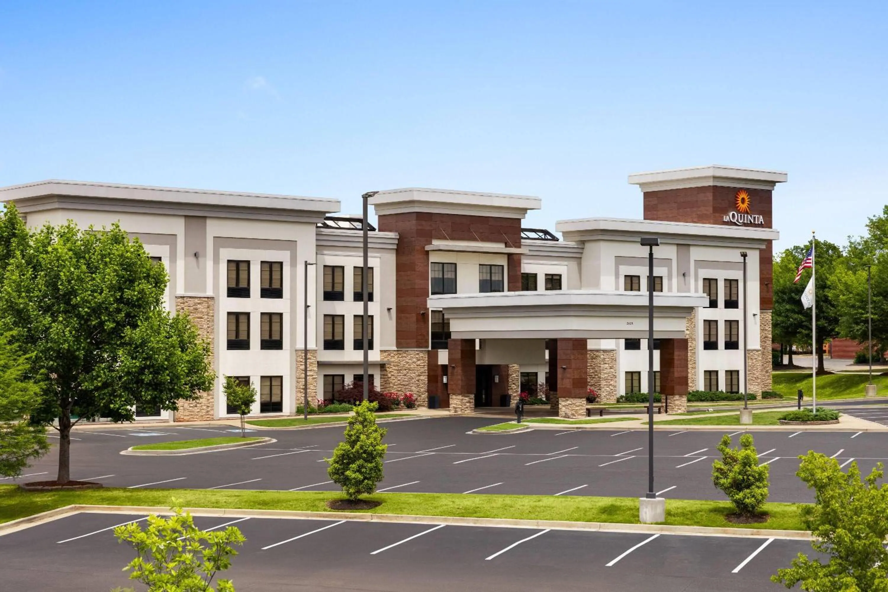 Property building in La Quinta by Wyndham Memphis Wolfchase