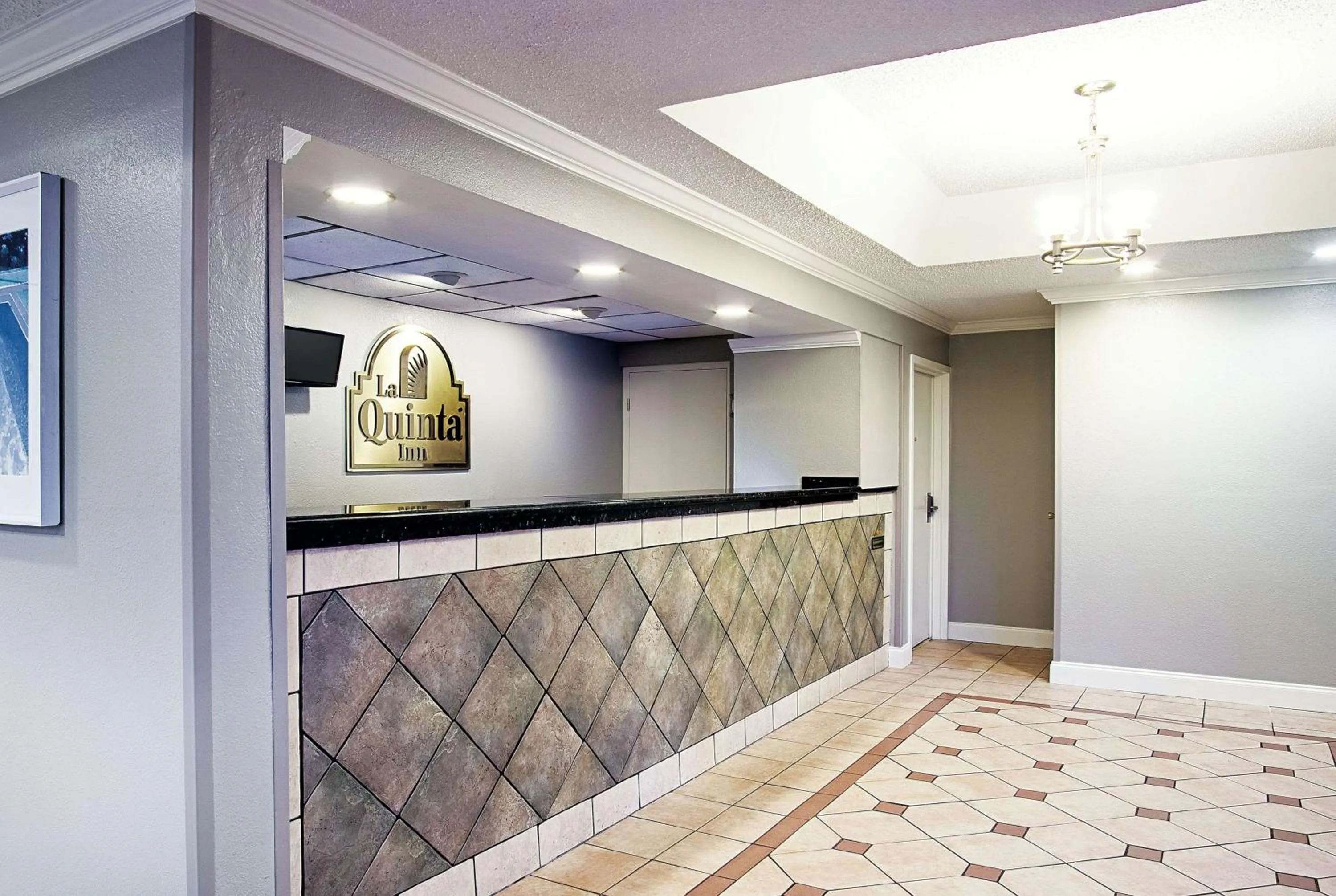Lobby or reception in La Quinta Inn by Wyndham West Palm Beach - Florida Turnpike