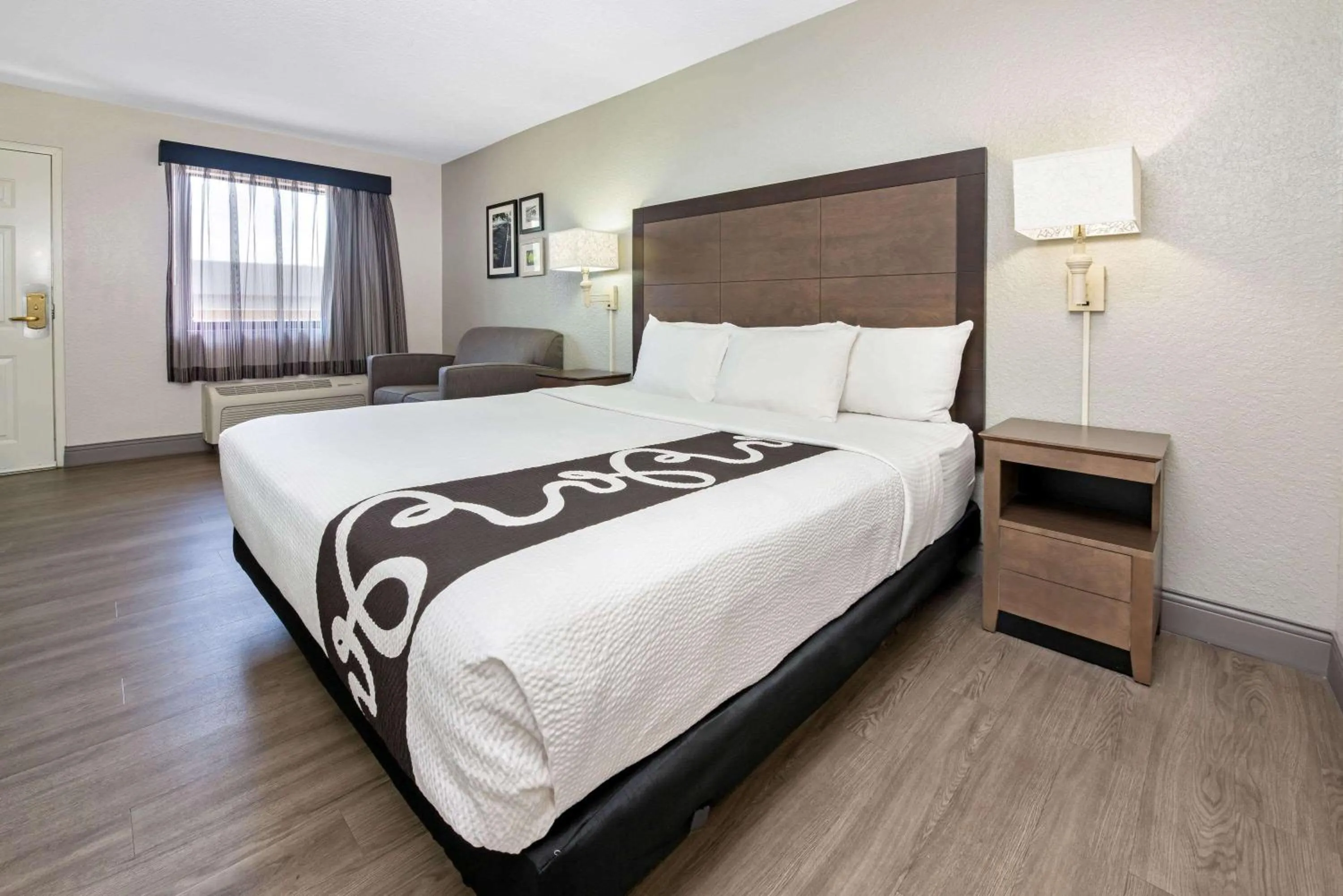 Photo of the whole room in La Quinta Inn by Wyndham West Palm Beach - Florida Turnpike