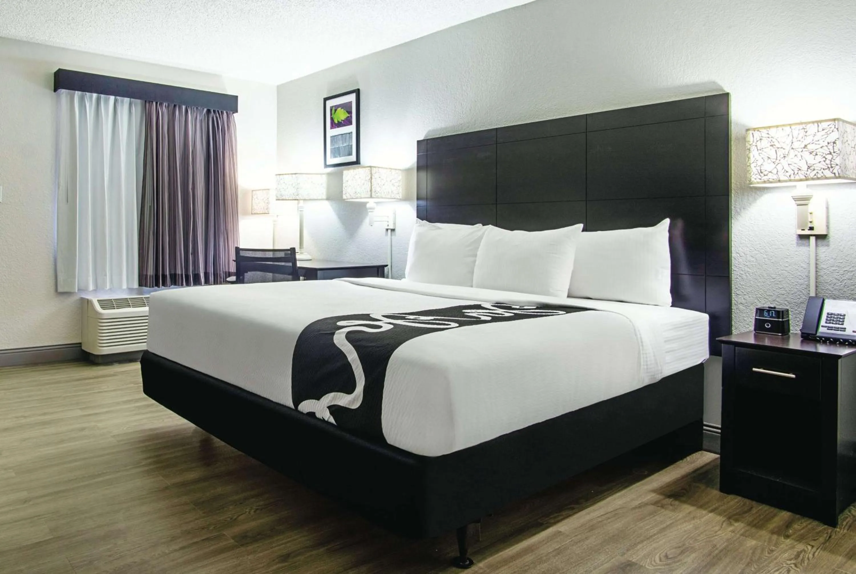 Photo of the whole room in La Quinta Inn by Wyndham West Palm Beach - Florida Turnpike