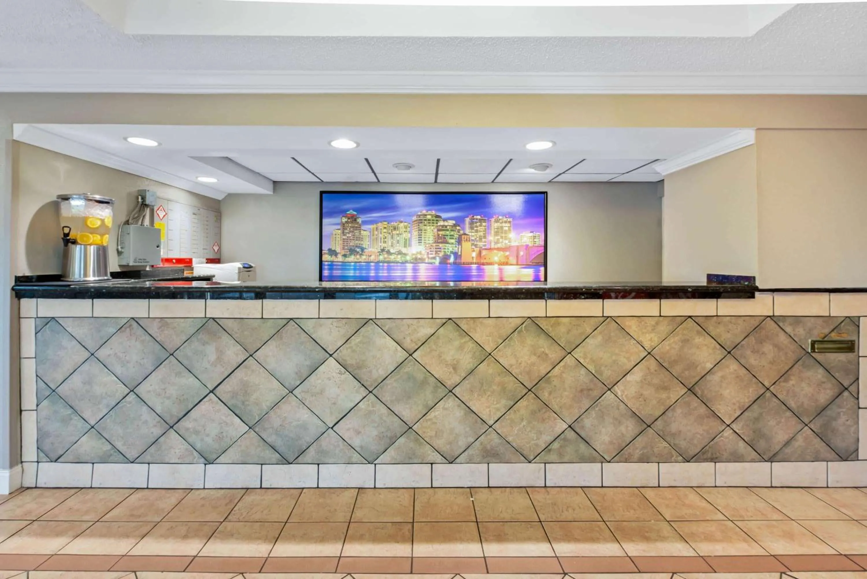 Lobby or reception in La Quinta Inn by Wyndham West Palm Beach - Florida Turnpike