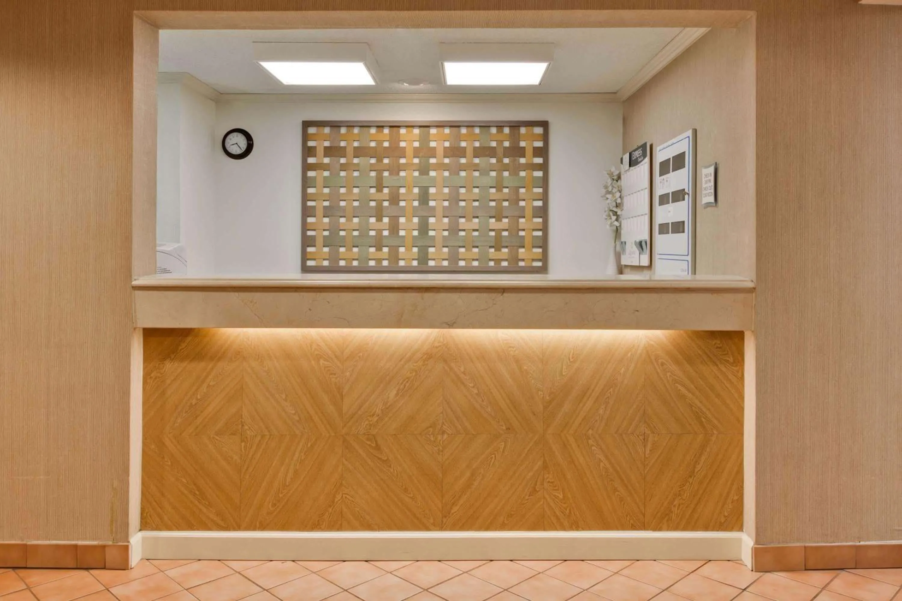 Lobby or reception in La Quinta by Wyndham Lakeland East