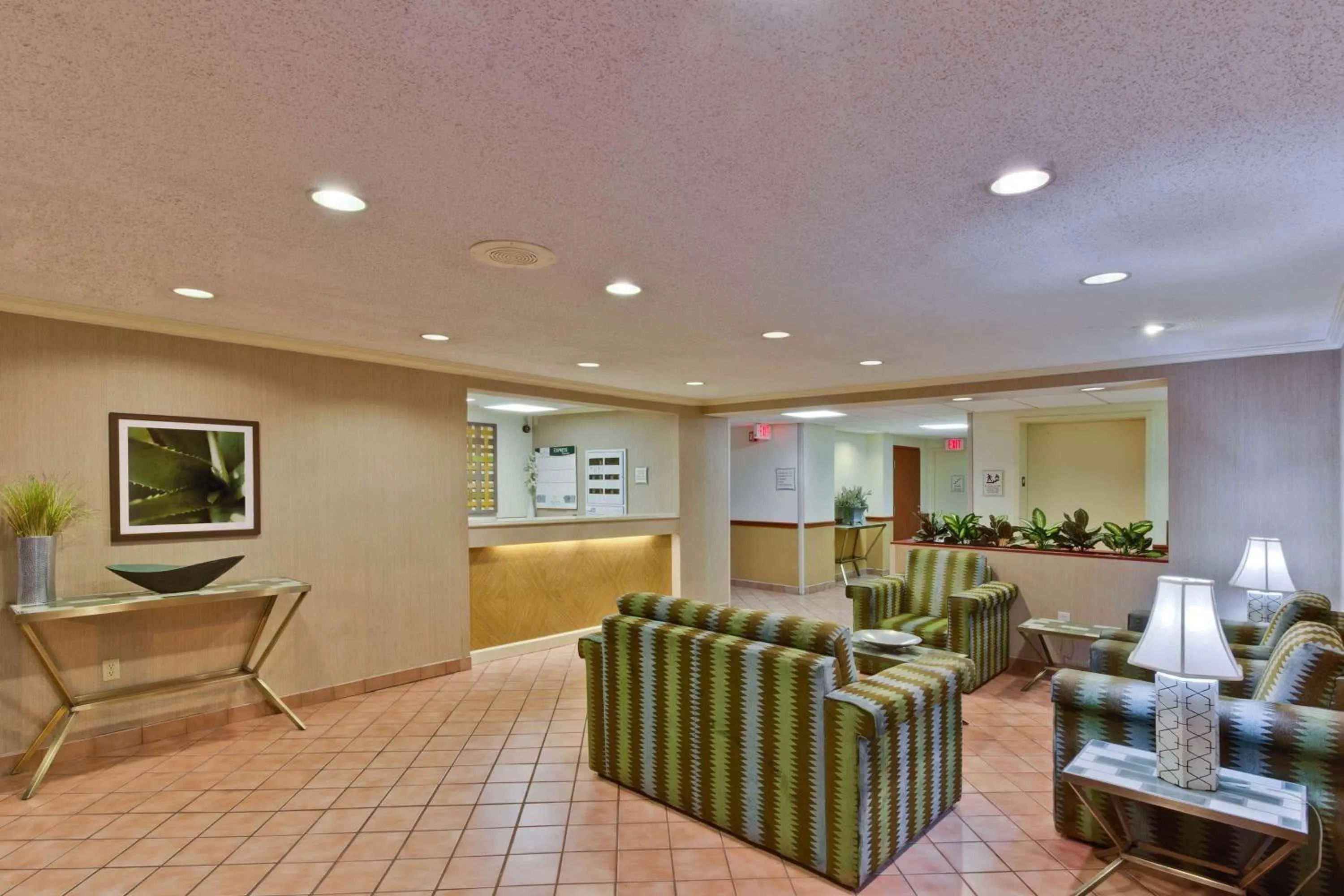 Lobby or reception in La Quinta by Wyndham Lakeland East