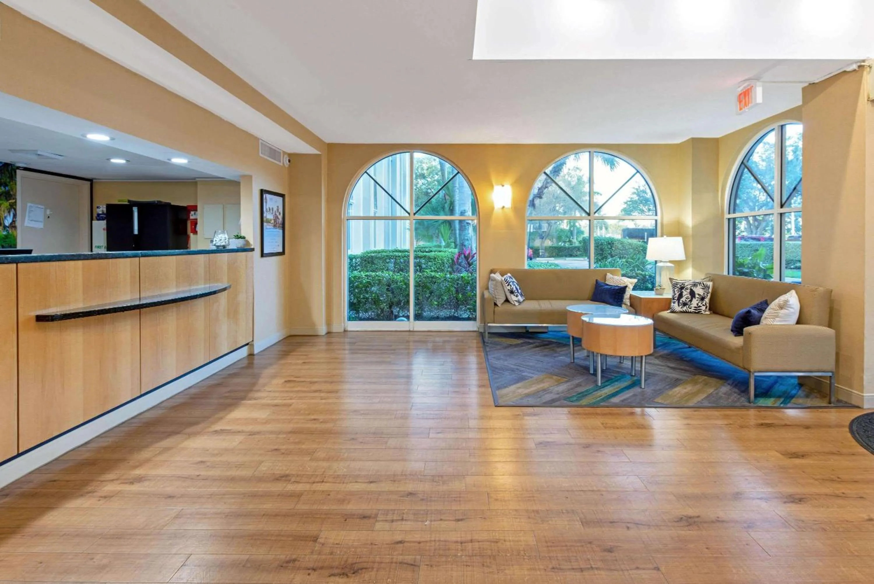 Lobby or reception in La Quinta by Wyndham Coral Springs South