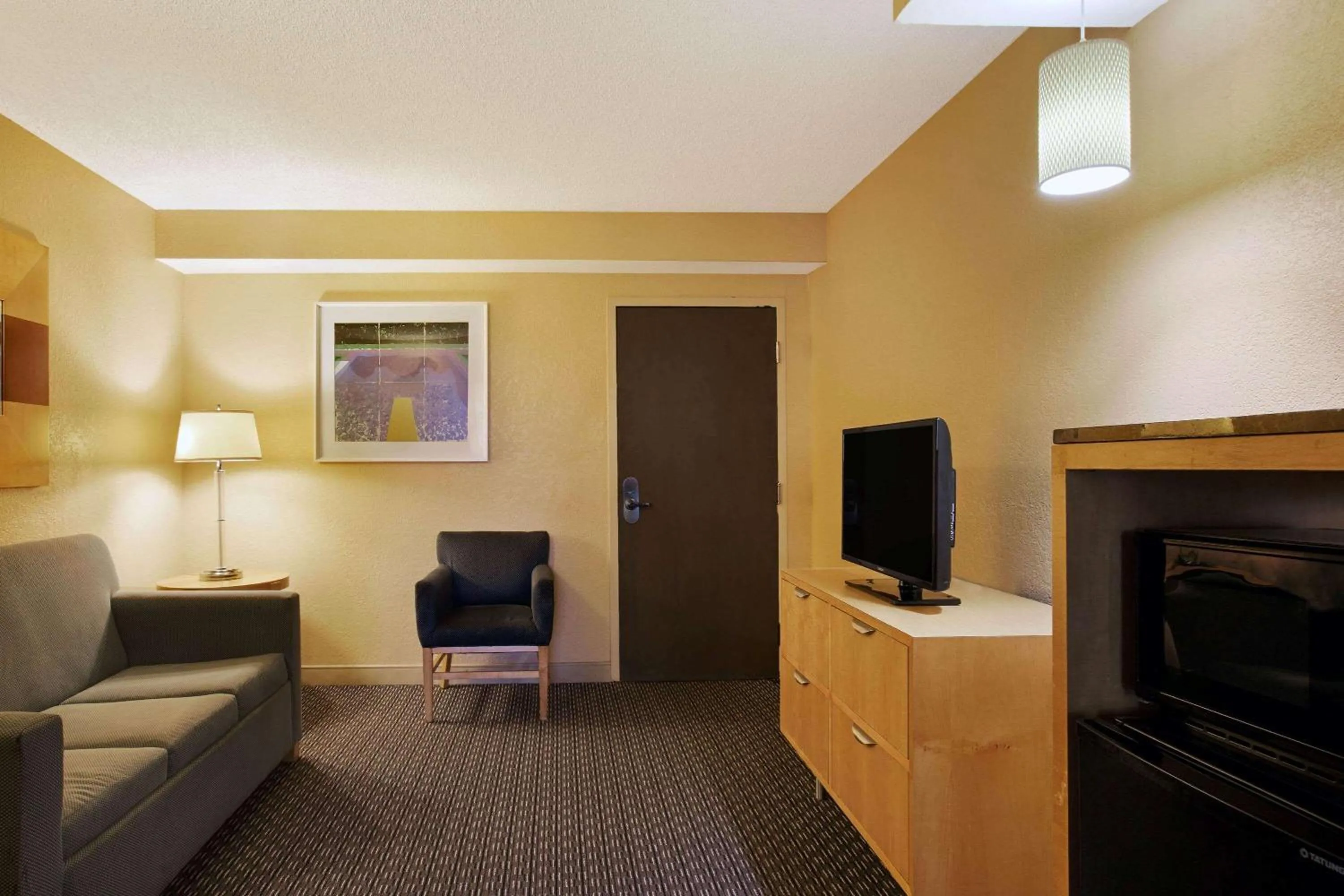 Photo of the whole room in La Quinta Inn & Suites by Wyndham Sunrise