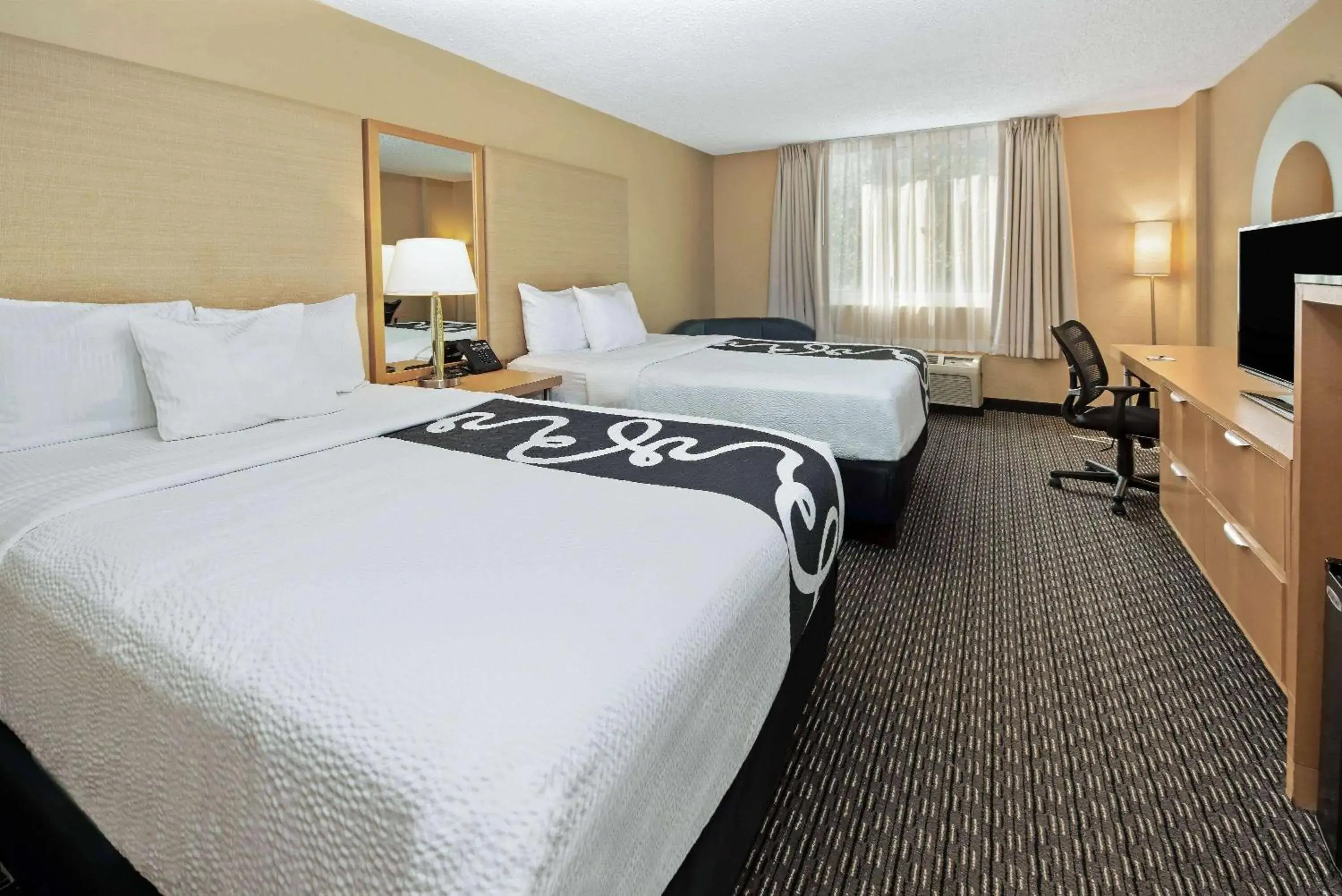Double Room with Two Double Beds - Non-Smoking in La Quinta by Wyndham West Palm Beach Airport Double Room with Two Double Beds - Non-Smoking in La Quinta by Wyndham West Palm Beach Airport