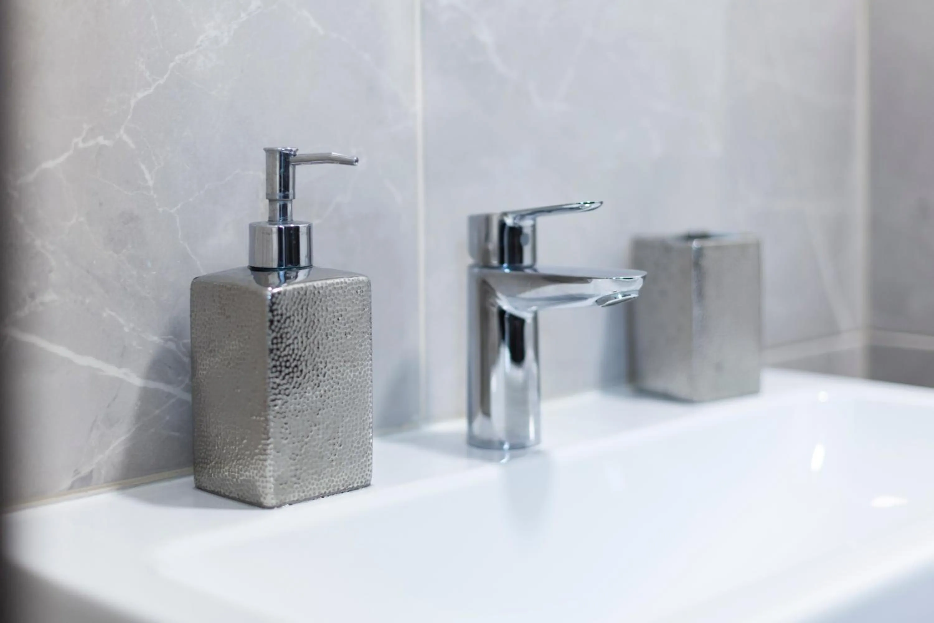 Bathroom in Oak house apartments