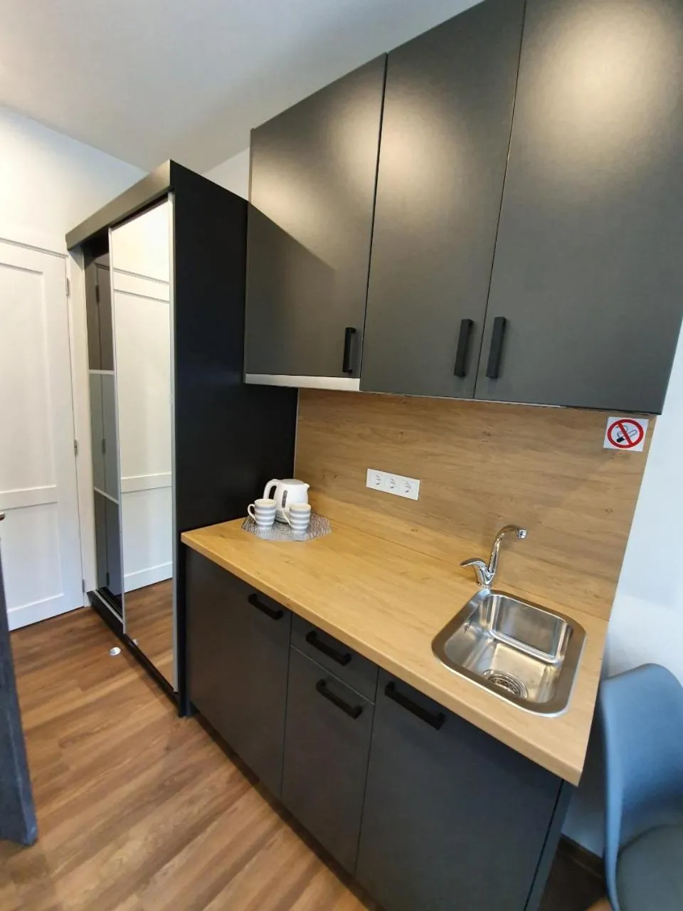 Coffee/tea facilities in Oak house apartments