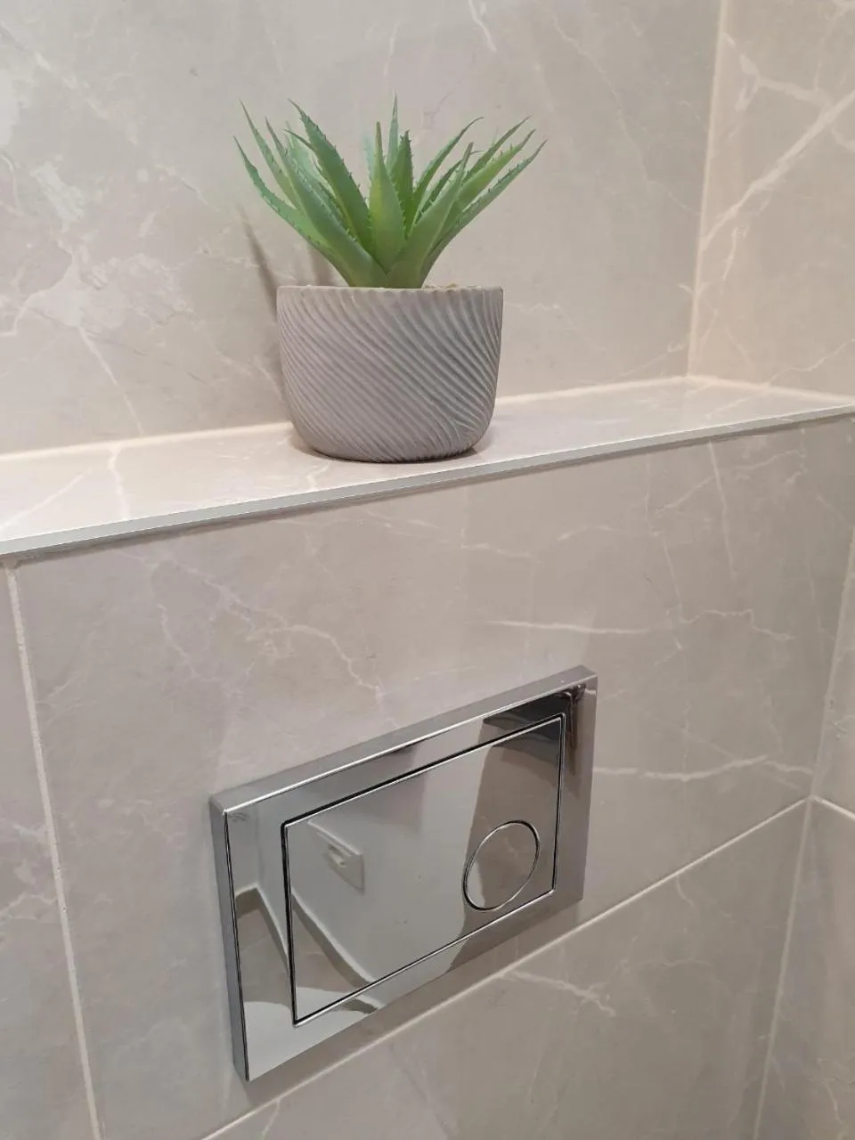Bathroom in Oak house apartments