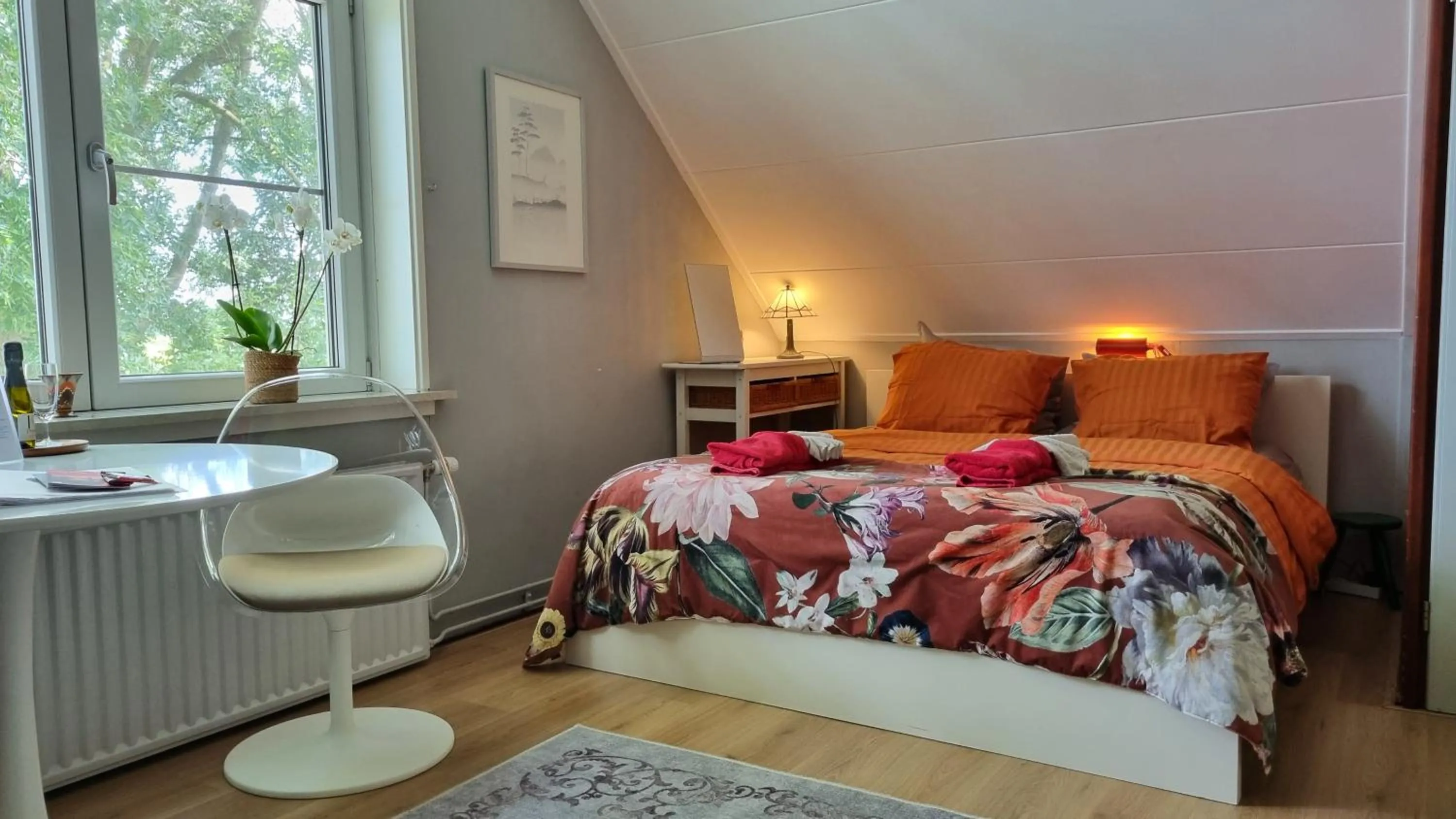 Bed in City Farmer Amsterdam a Guesthouse with free parking, Bed, Bike and Breakfast