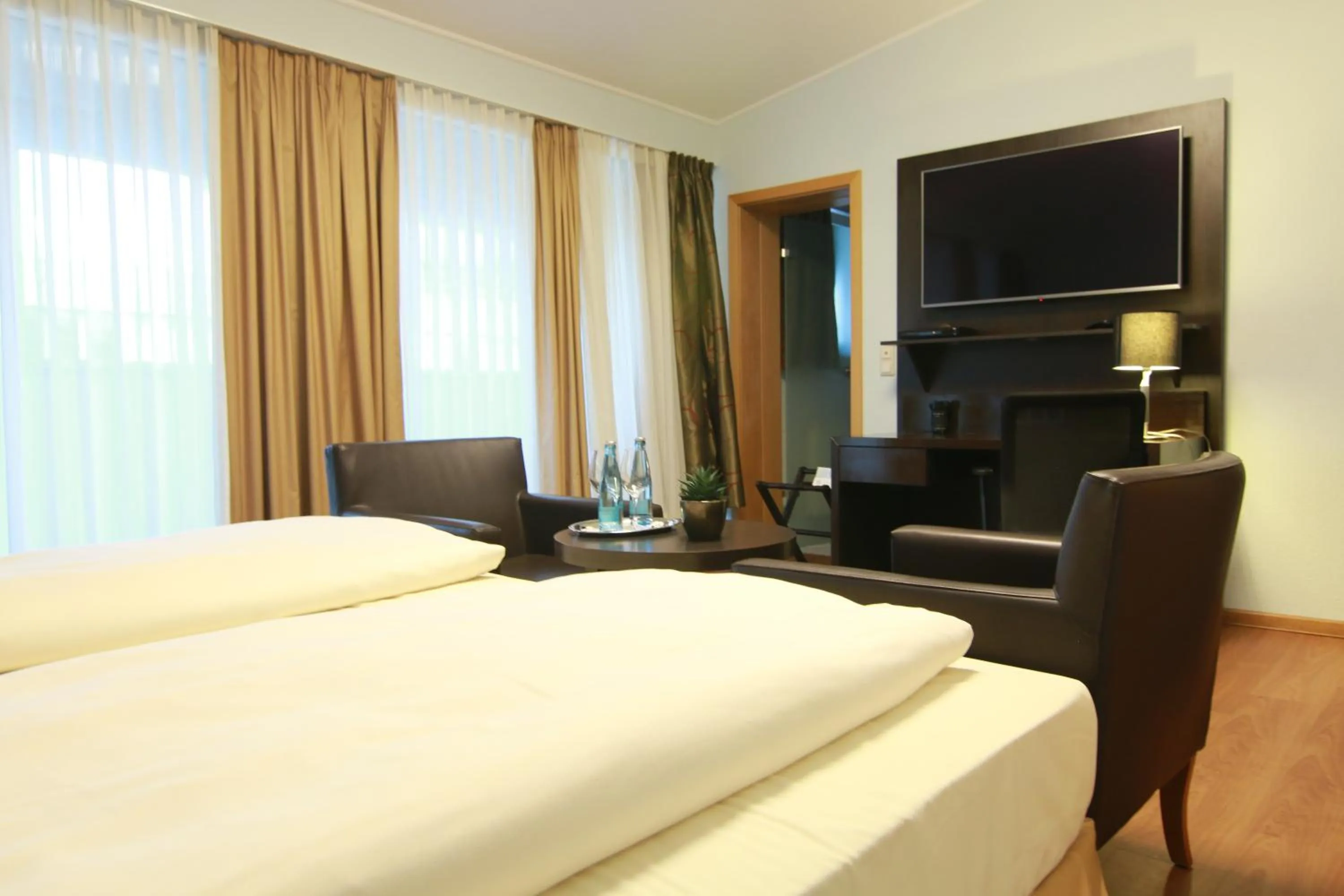 Bedroom, Bed in Hotel-Restaurant Pfeffermühle Balingen