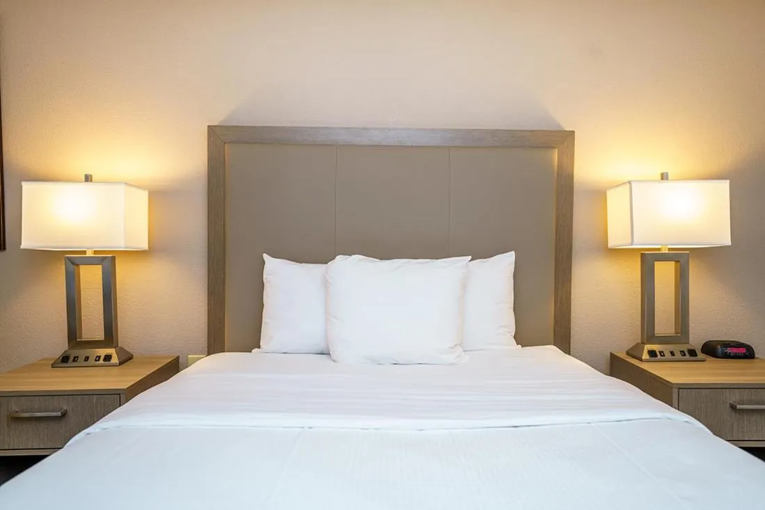 Bed in Wingate by Wyndham Brunswick GA I-95