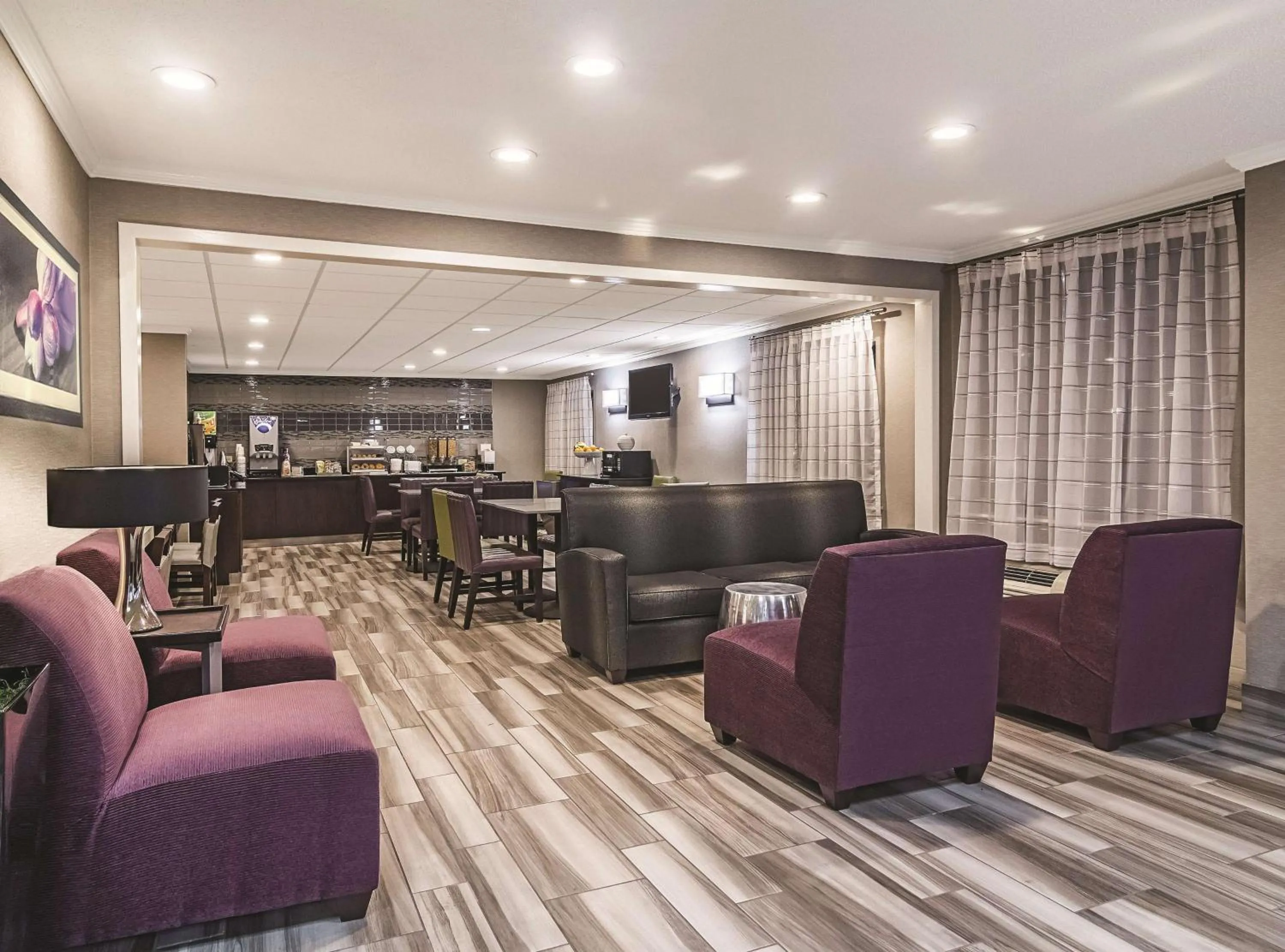 Restaurant/places to eat in Wingate by Wyndham Brunswick GA I-95