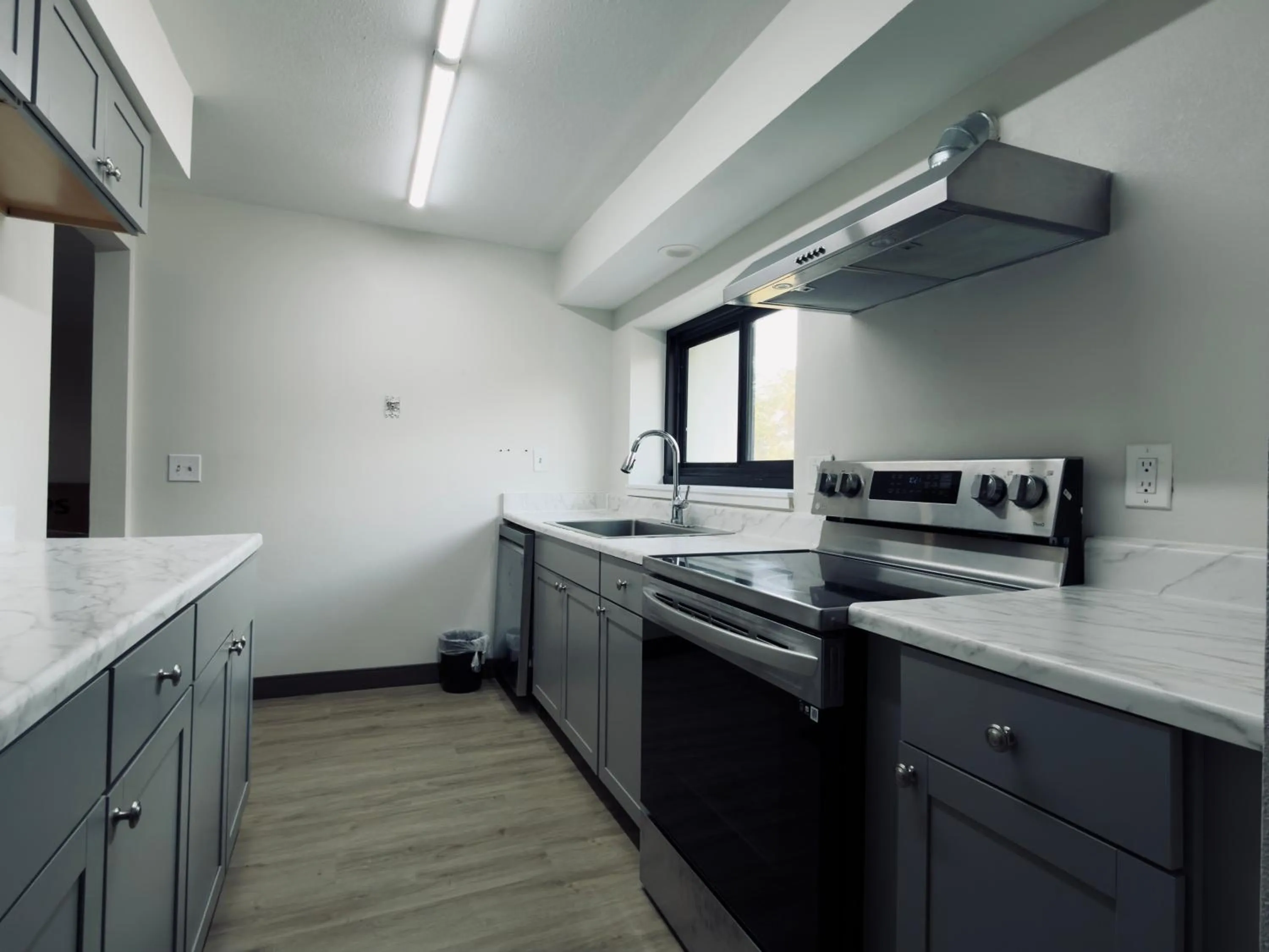 kitchen in La Quinta by Wyndham Atlanta Roswell