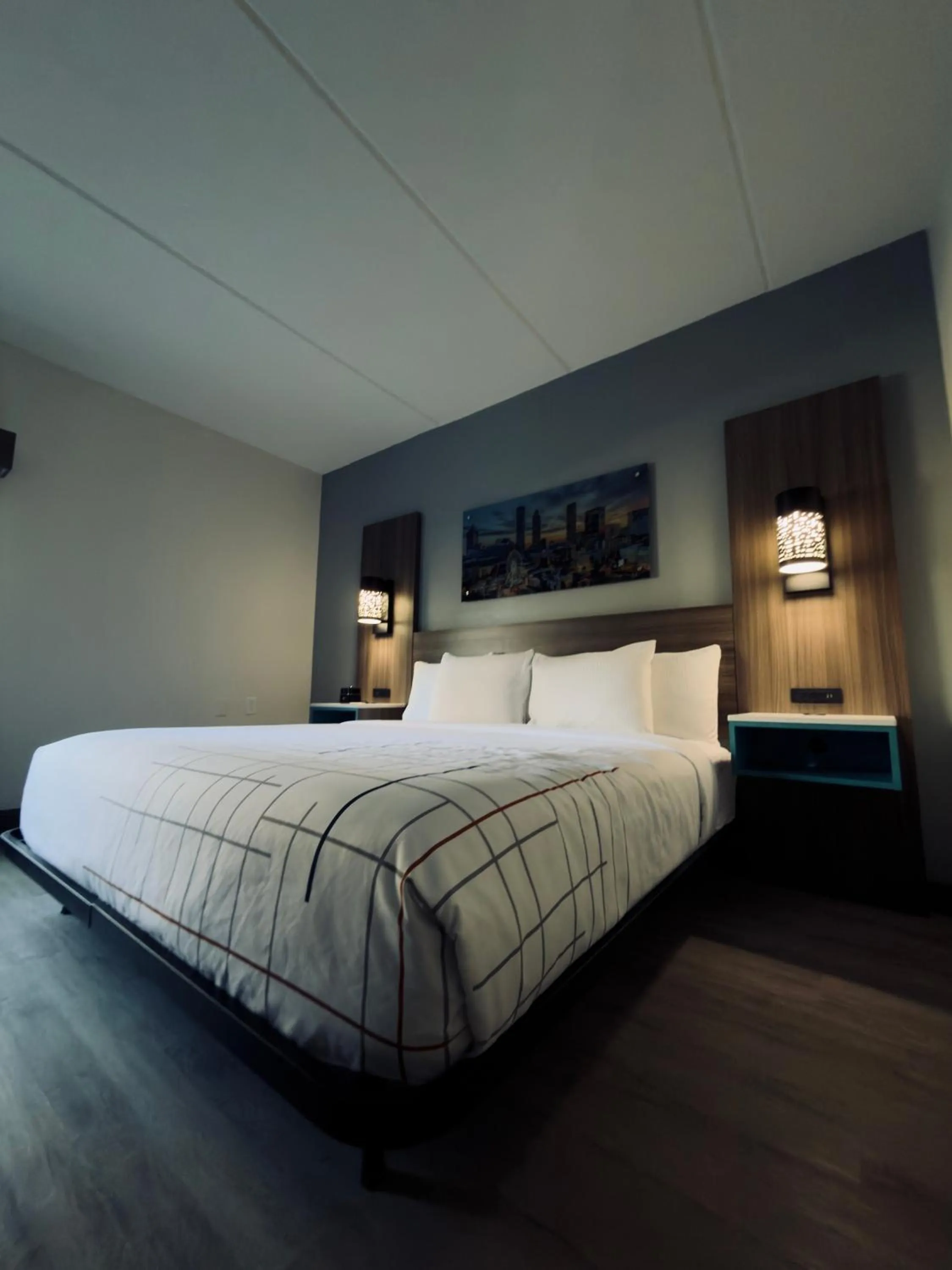 Bed in La Quinta by Wyndham Atlanta Roswell