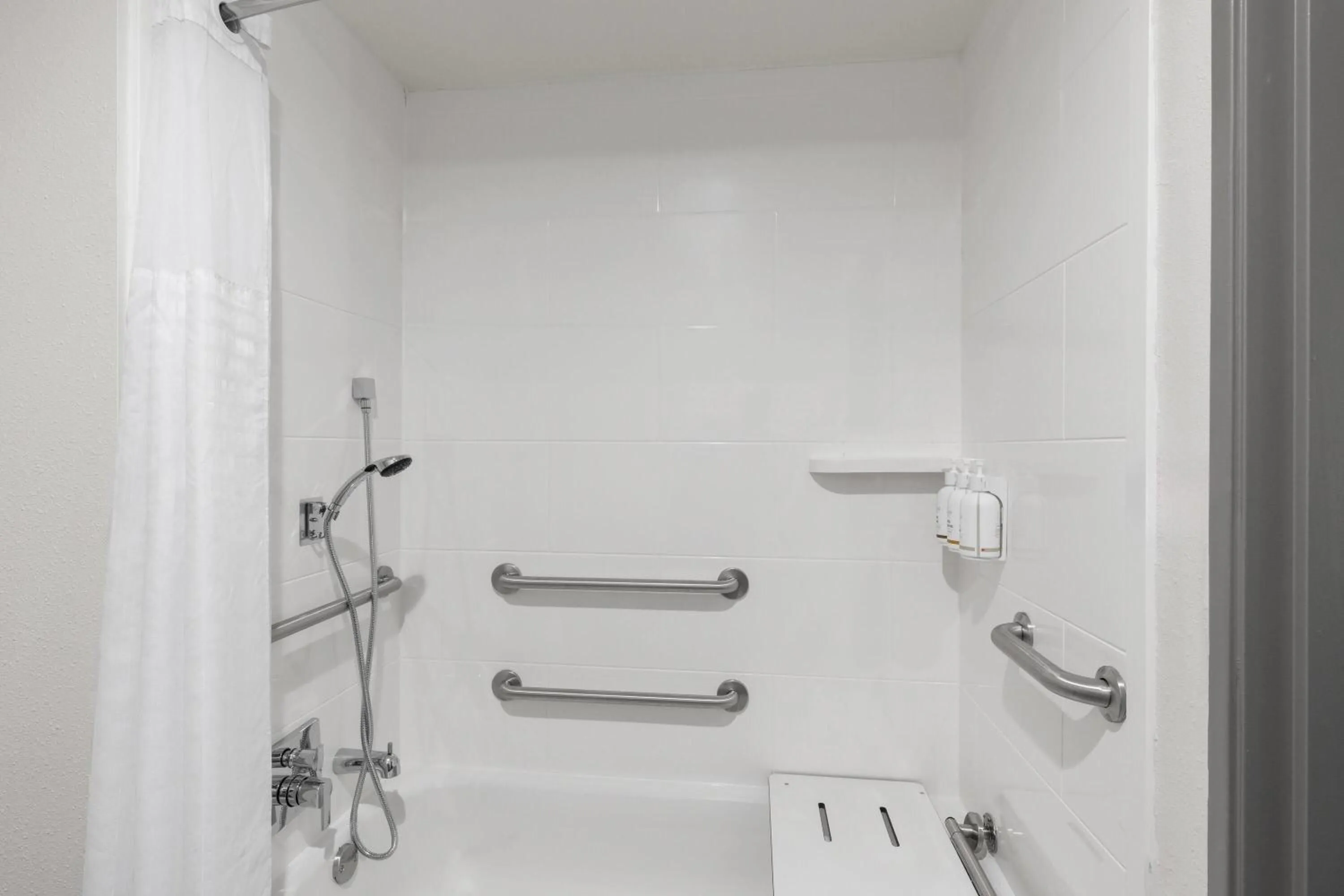Bathroom in La Quinta by Wyndham Atlanta Roswell