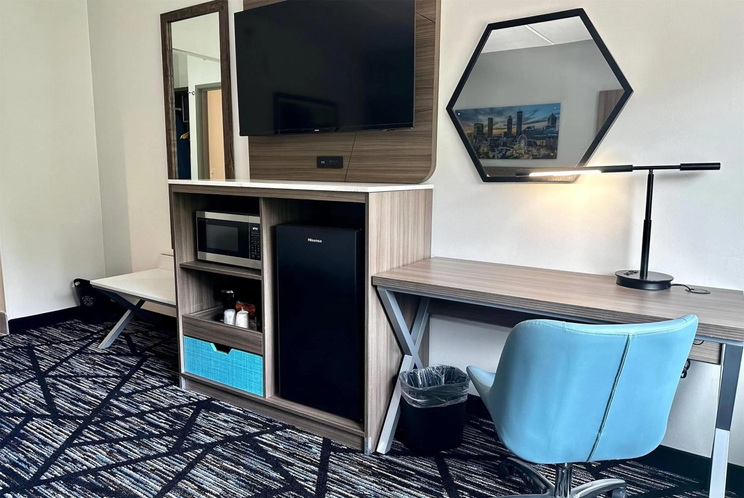 TV and multimedia in La Quinta by Wyndham Atlanta Roswell