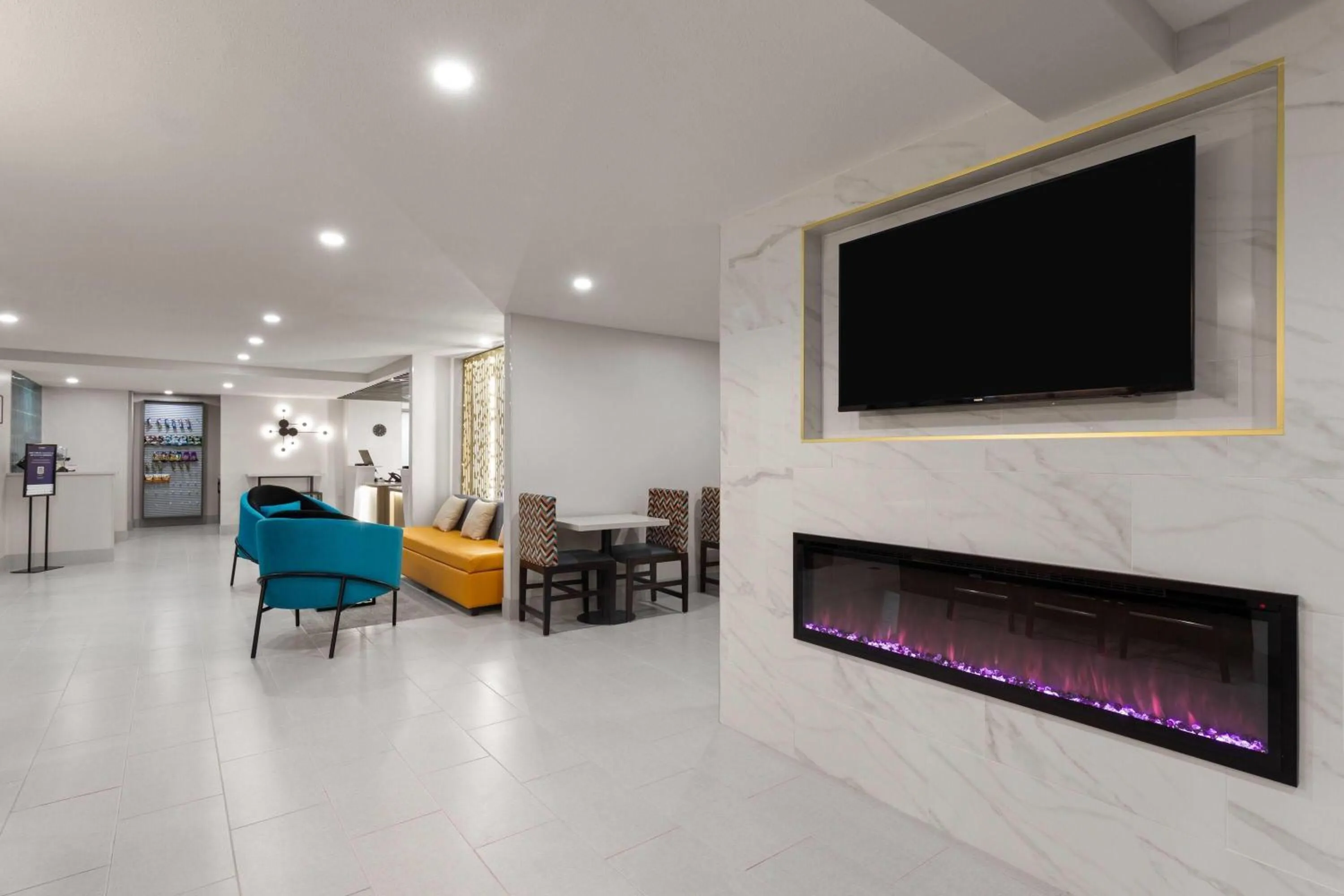 Lobby or reception in La Quinta by Wyndham Atlanta Roswell