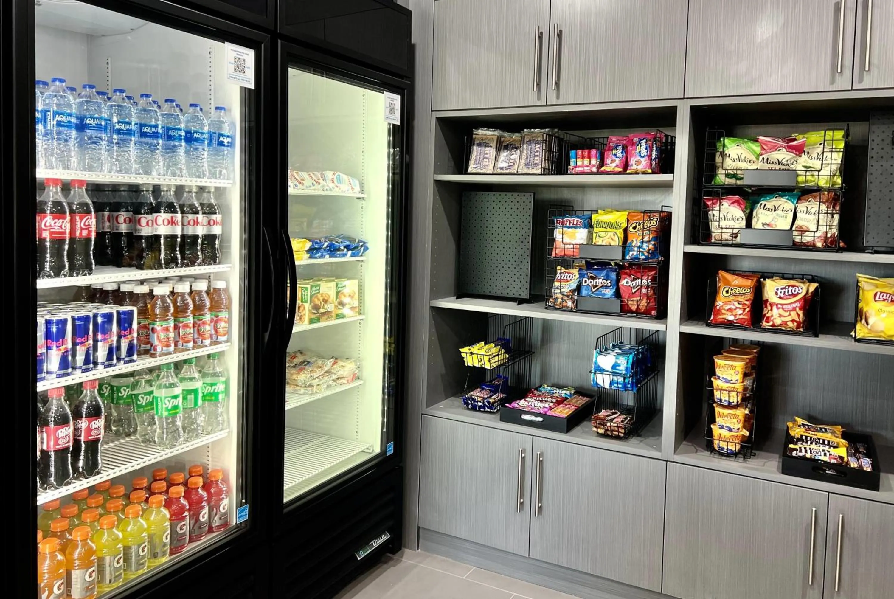 Food and drinks in Hawthorn Extended Stay by Wyndham Jackson