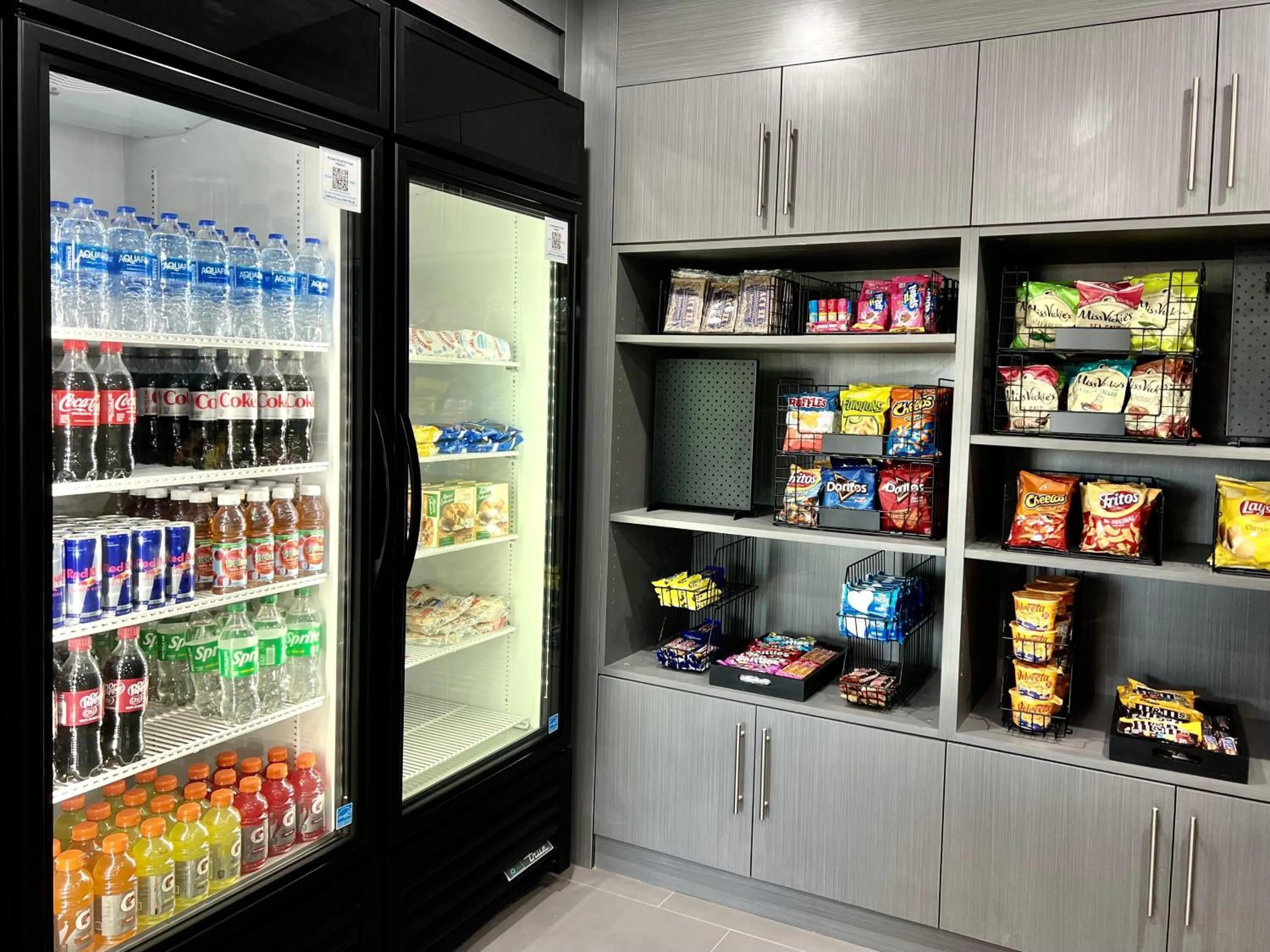 Food and drinks in Hawthorn Extended Stay by Wyndham Jackson