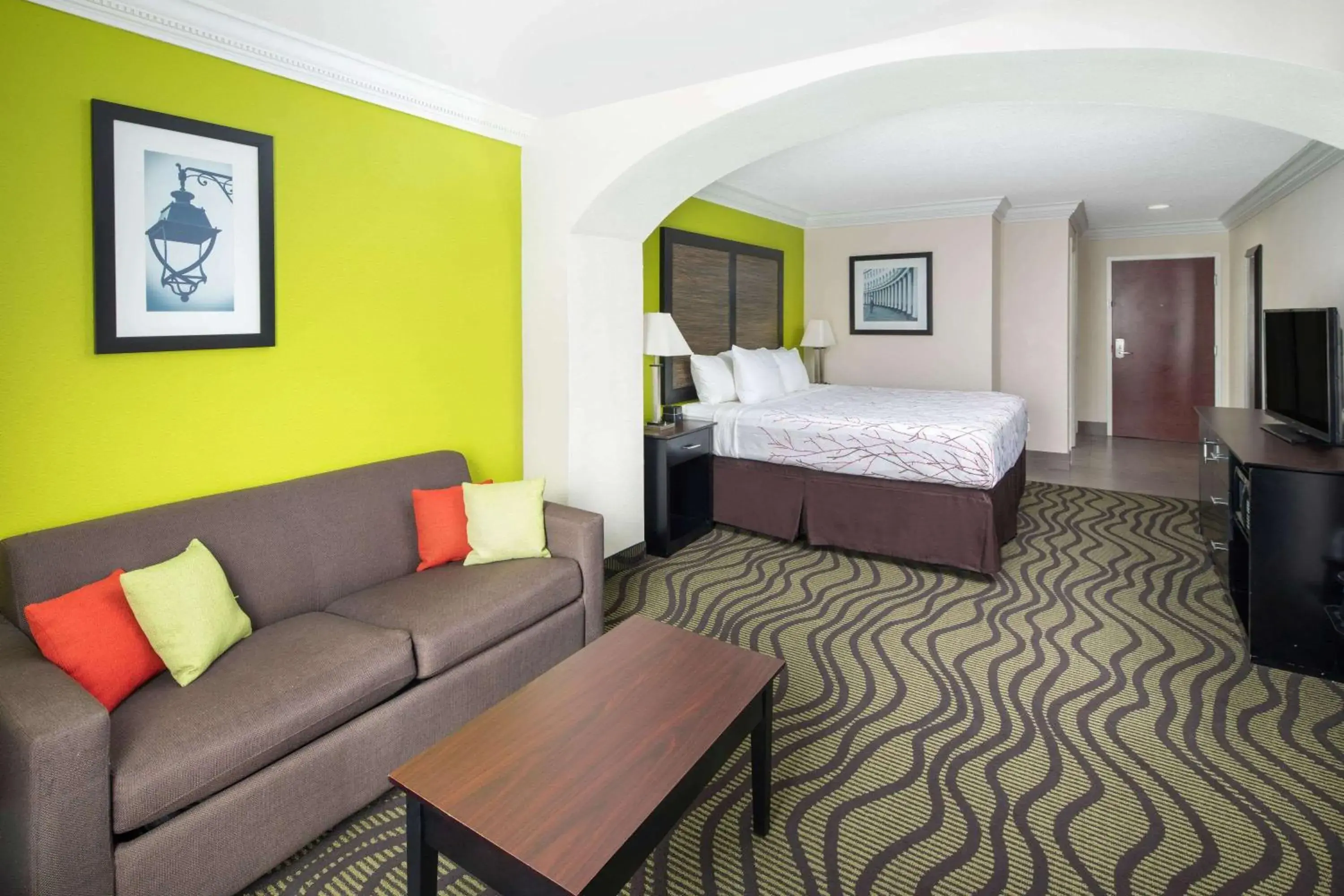 King Suite in La Quinta Inn by Wyndham Calhoun South I-75 King Suite in La Quinta Inn by Wyndham Calhoun South I-75