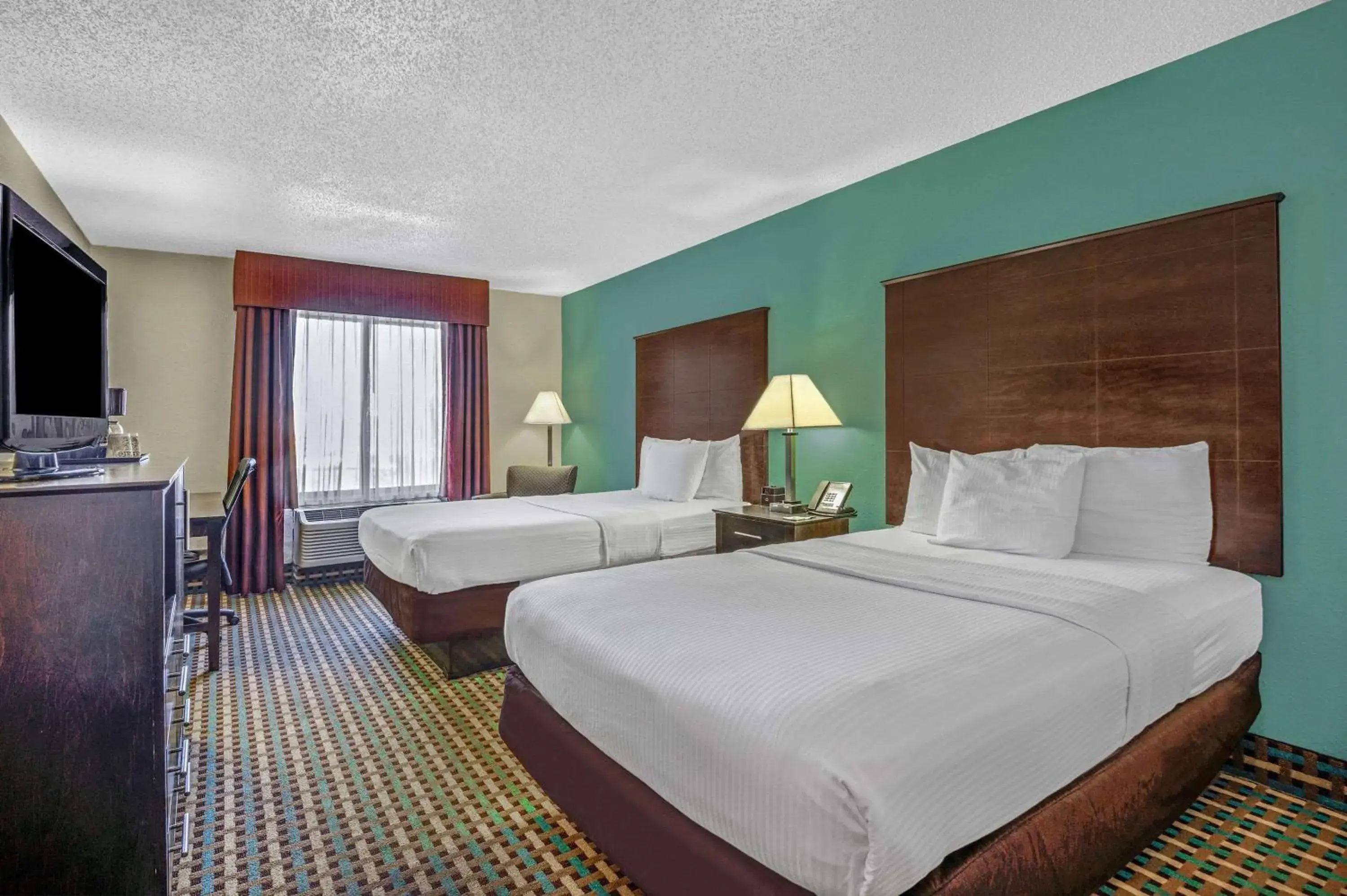 Double Room with Two Double Beds - Mobility Access/Non-Smoking in La Quinta Inn by Wyndham Columbia SE Fort Jackson Double Room with Two Double Beds - Mobility Access/Non-Smoking in La Quinta Inn by Wyndham Columbia SE Fort Jackson