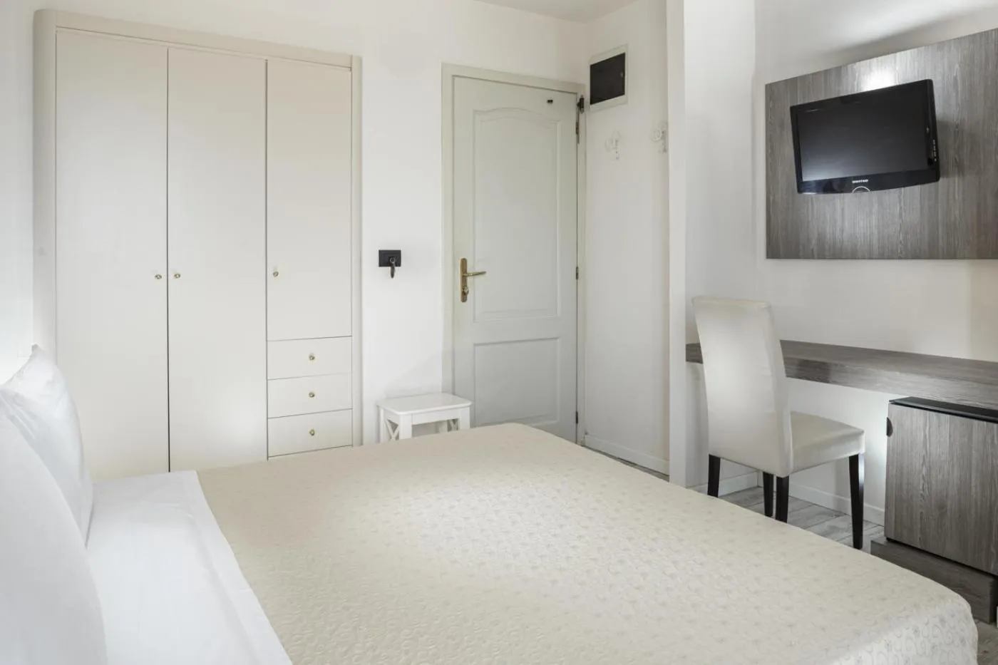 Bedroom, Bed in Hotel Strand