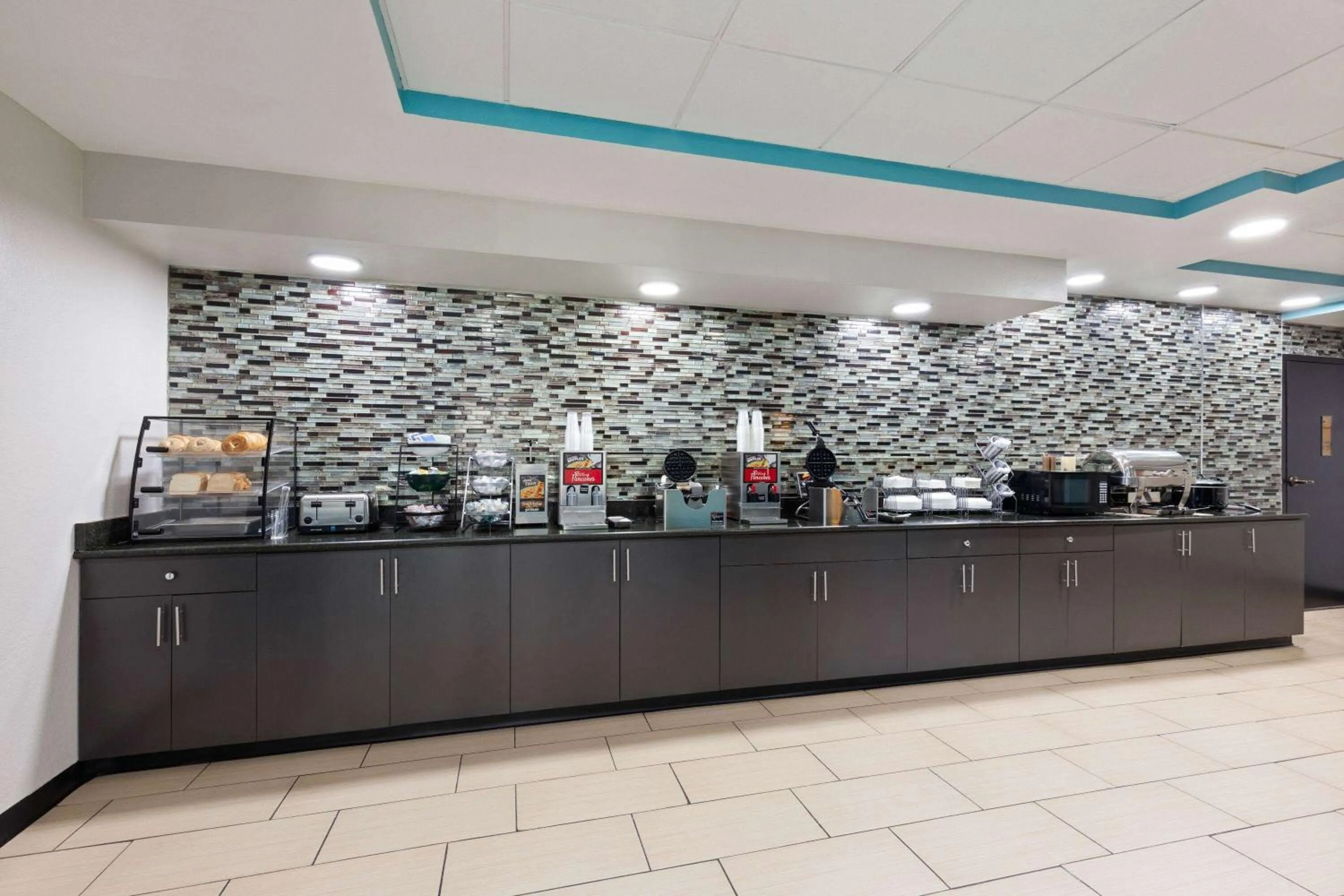 Breakfast in La Quinta by Wyndham Sevierville / Kodak