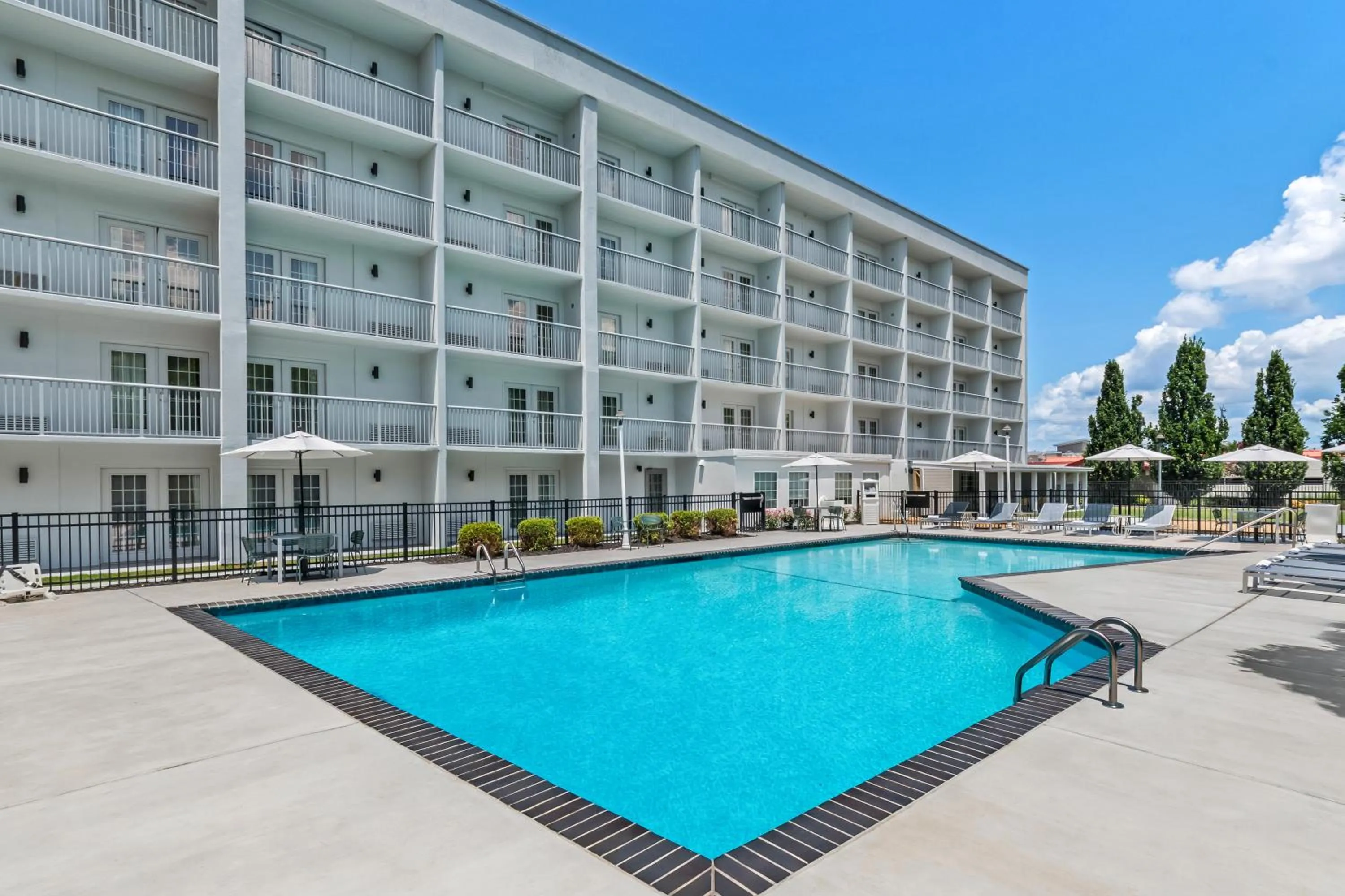 Pool view in Spark by Hilton Chattanooga Downtown