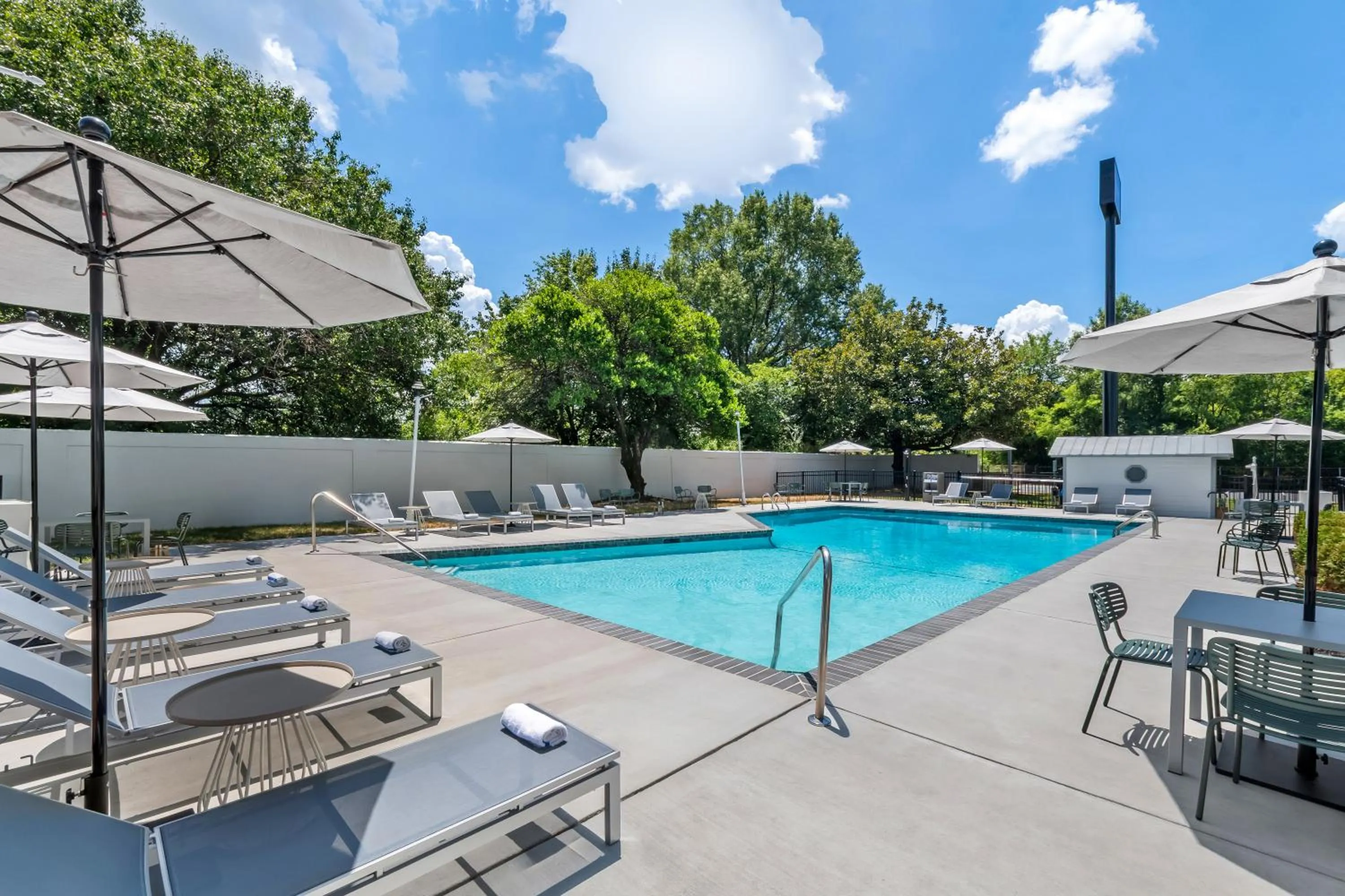 Swimming pool in Spark by Hilton Chattanooga Downtown