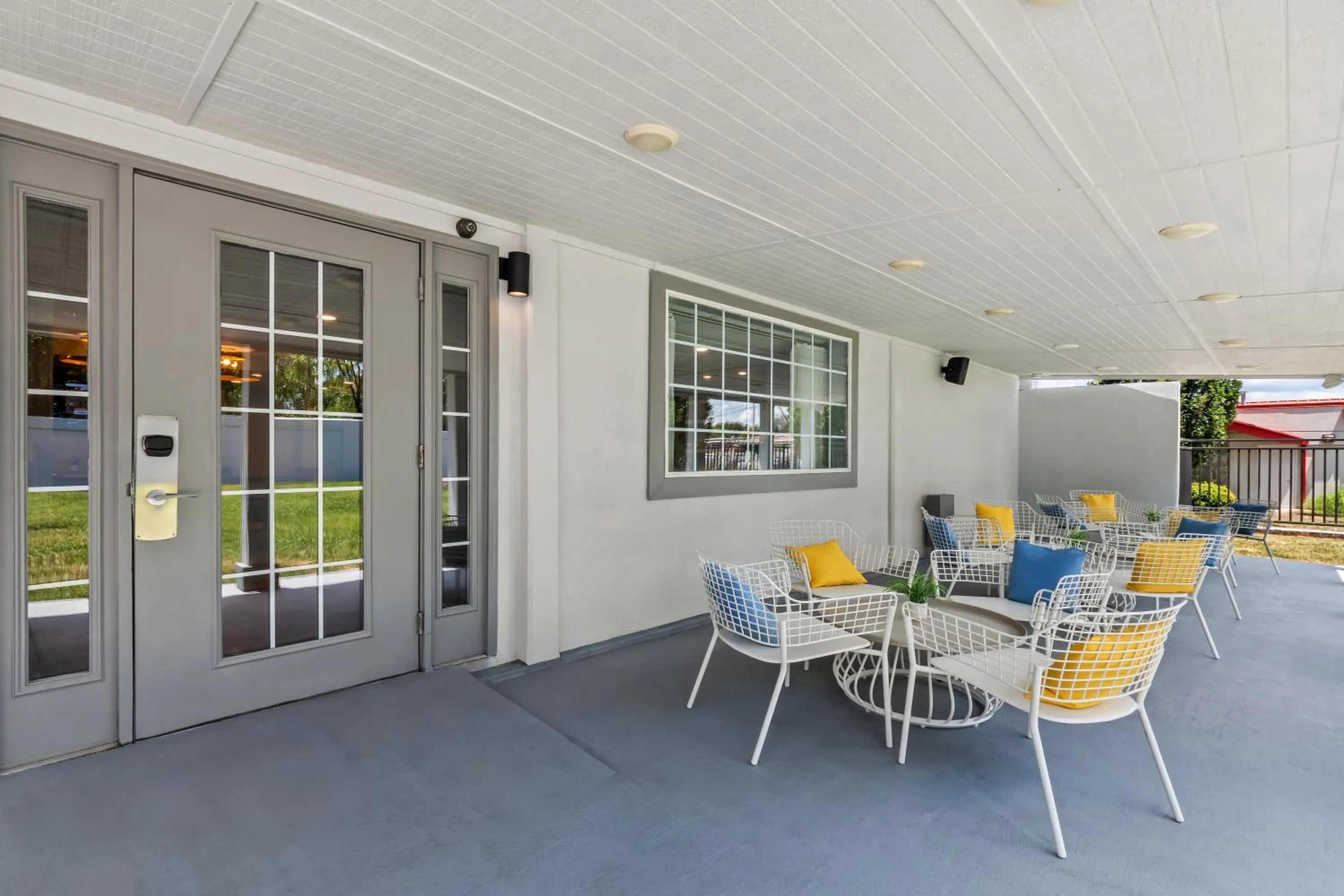 Patio in Spark by Hilton Chattanooga Downtown