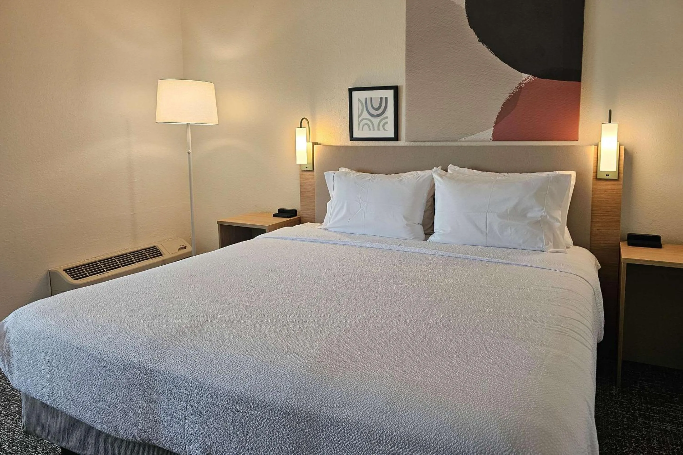 Bedroom, Bed in District 3 Hotel, Ascend Hotel Collection