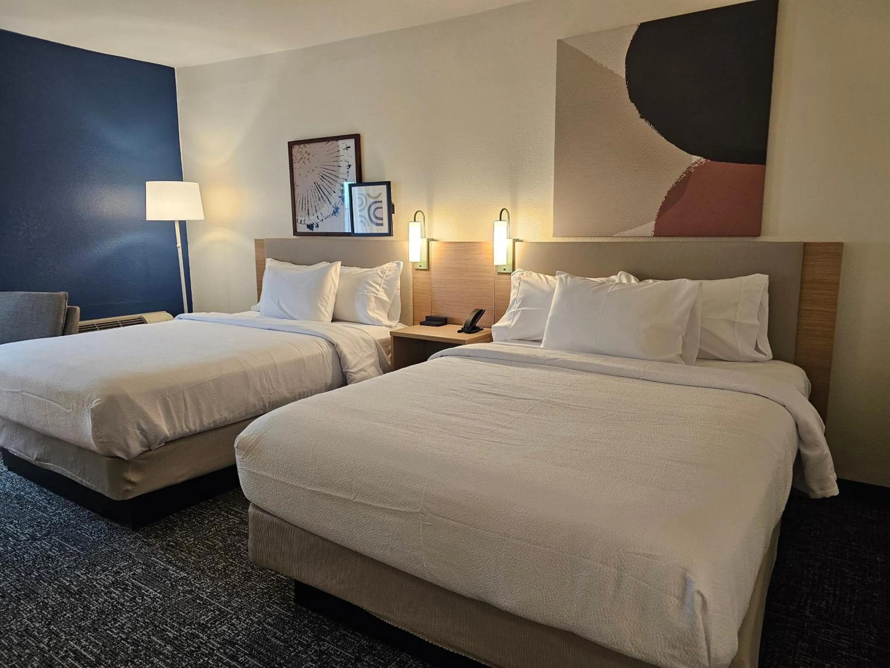 Bedroom, Bed in Spark by Hilton Chattanooga Downtown