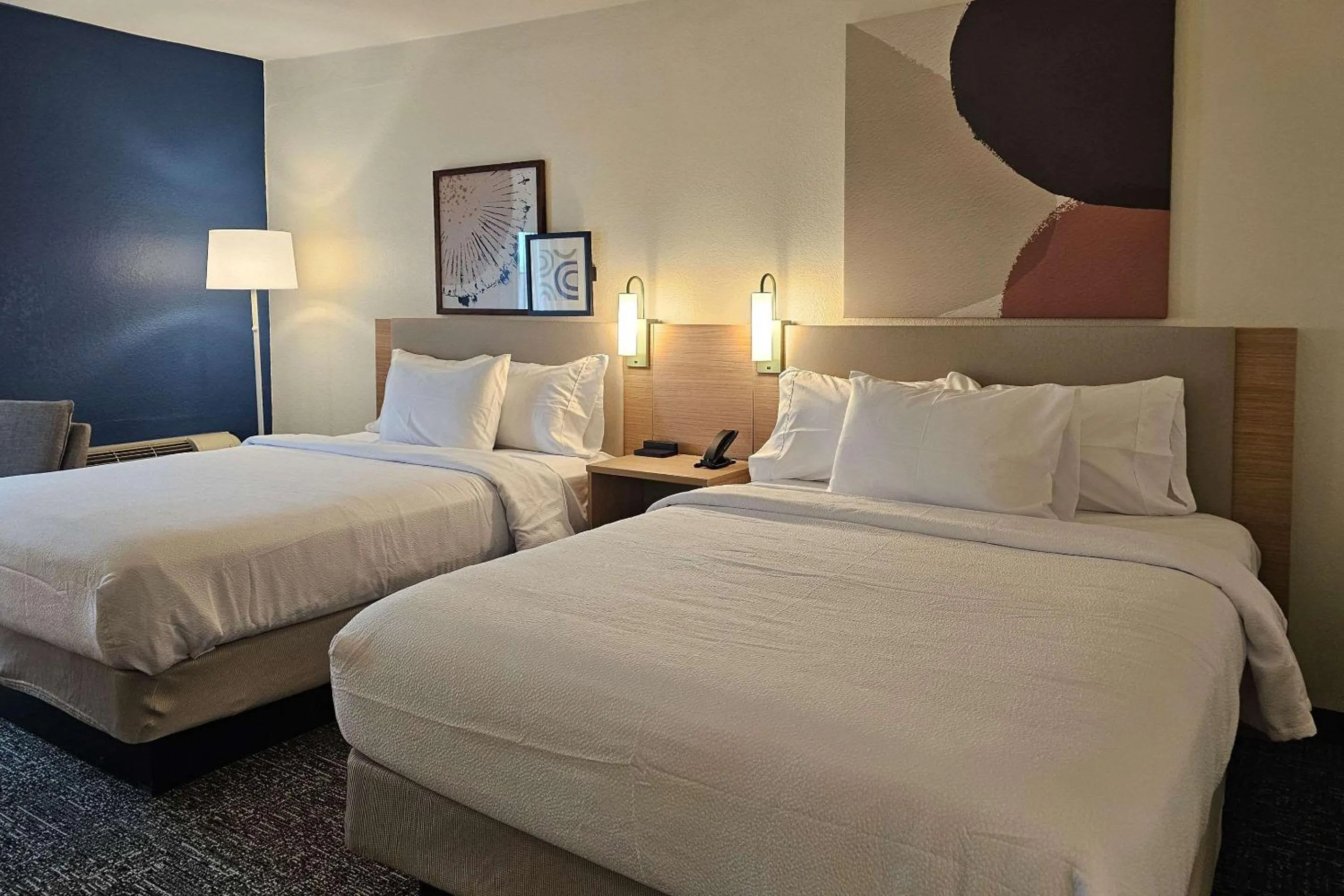 Bedroom, Bed in District 3 Hotel, Ascend Hotel Collection