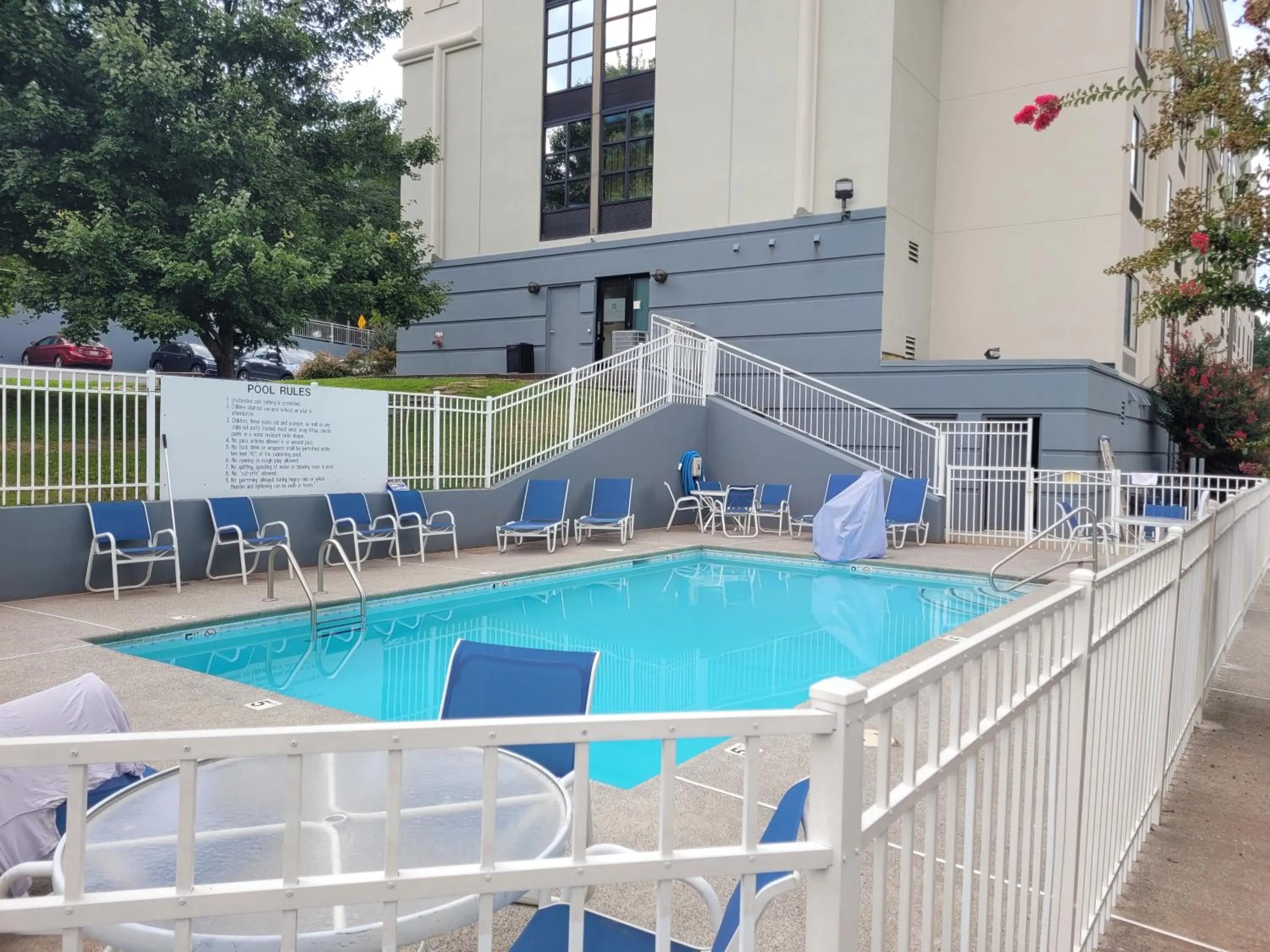 Swimming pool in Best Western Plus Dalton Inn