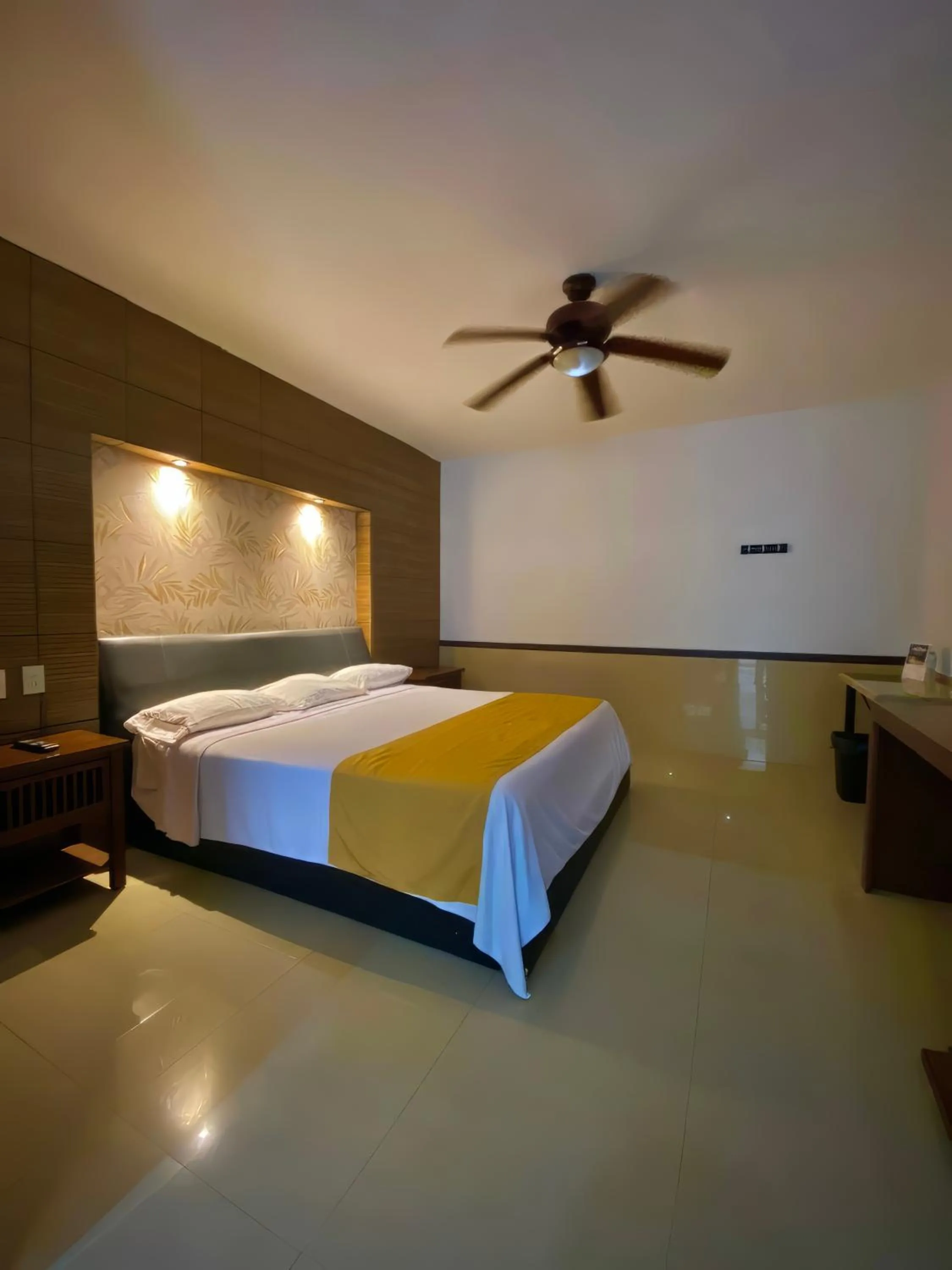 Bed in Hotel Maioris La Paz