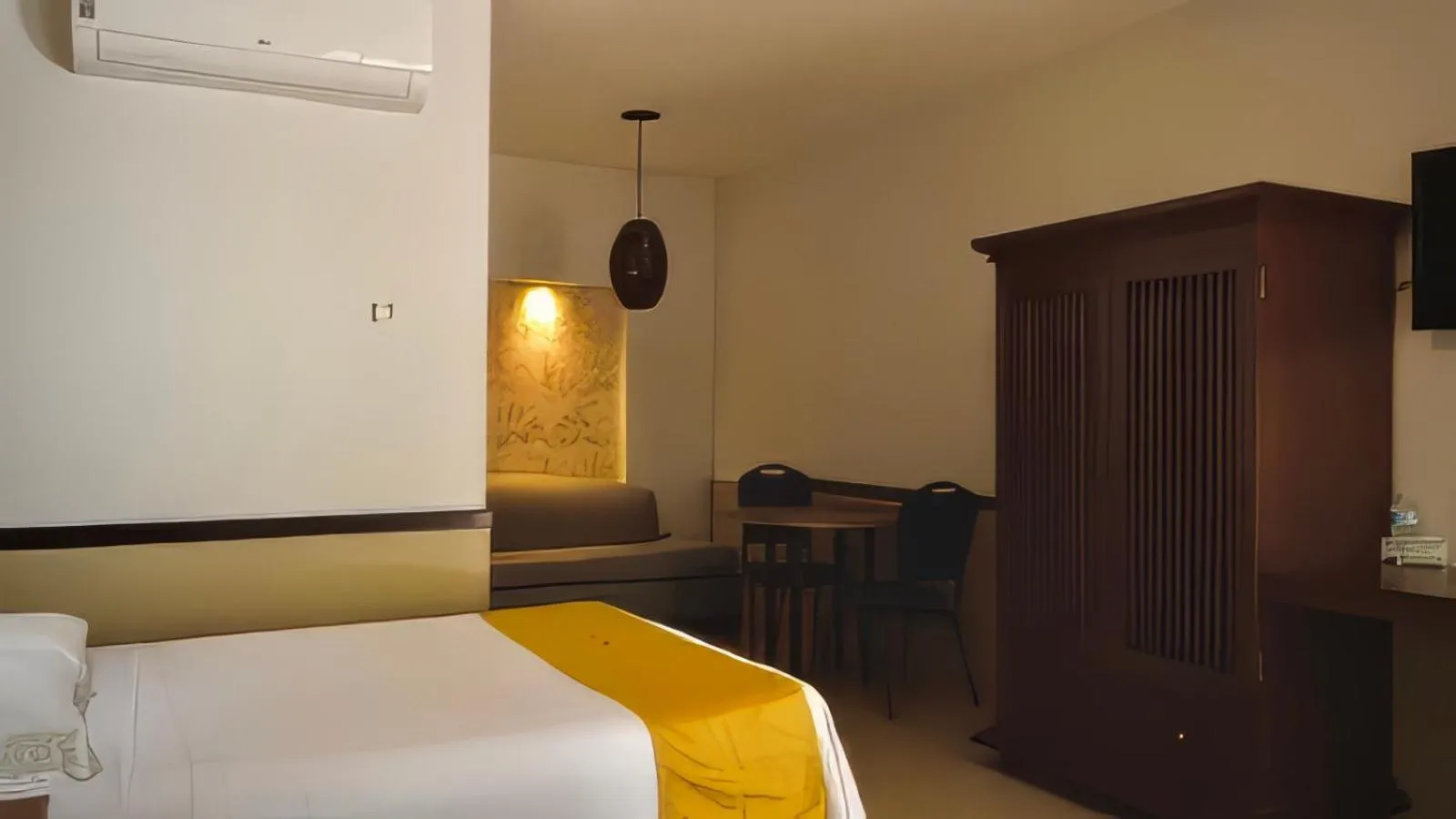 Bed in Hotel Maioris La Paz