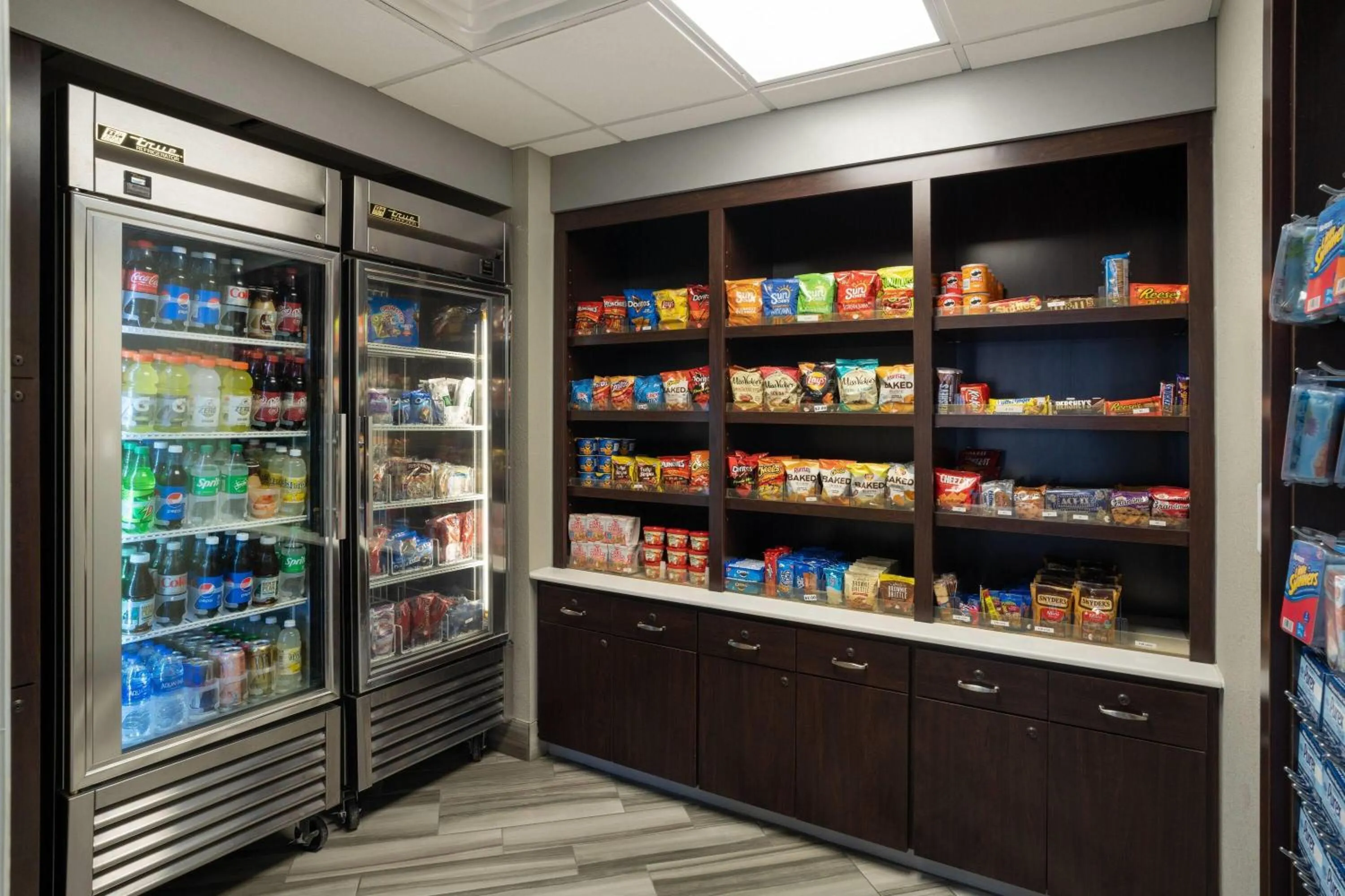 Food and drinks in La Quinta by Wyndham Birmingham Hoover